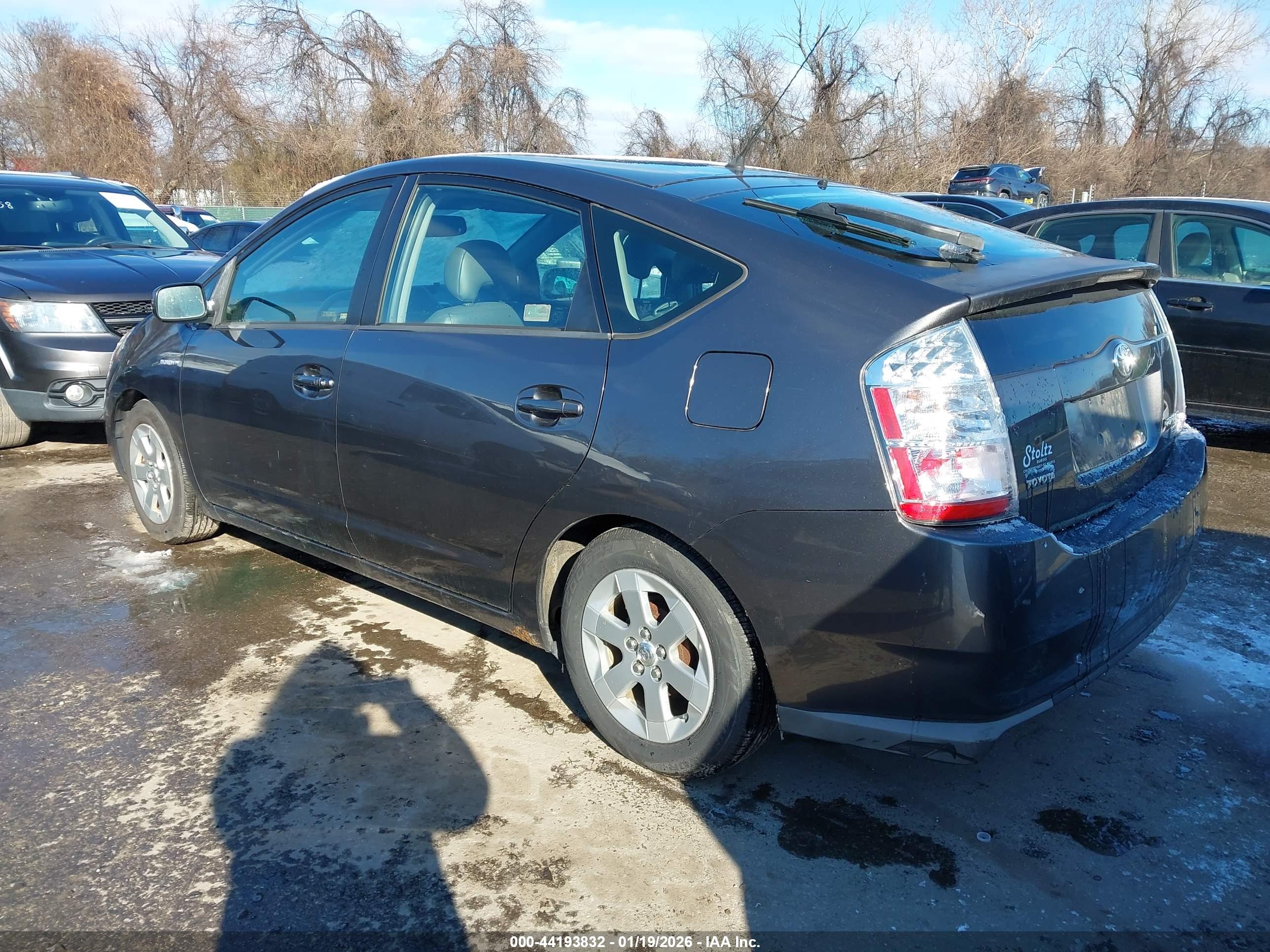TOYOTA PRIUS image 3