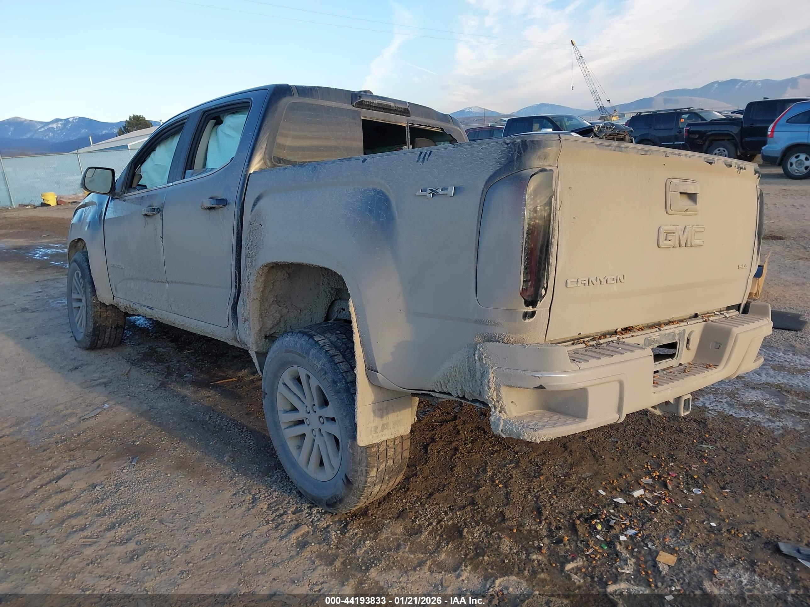 GMC CANYON image 3
