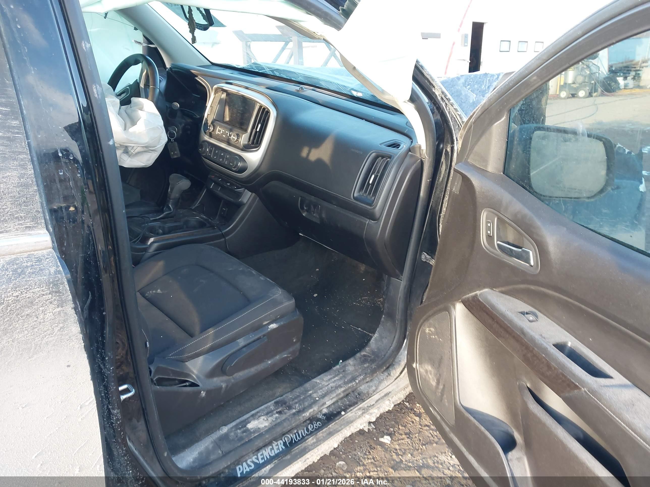 GMC CANYON image 5