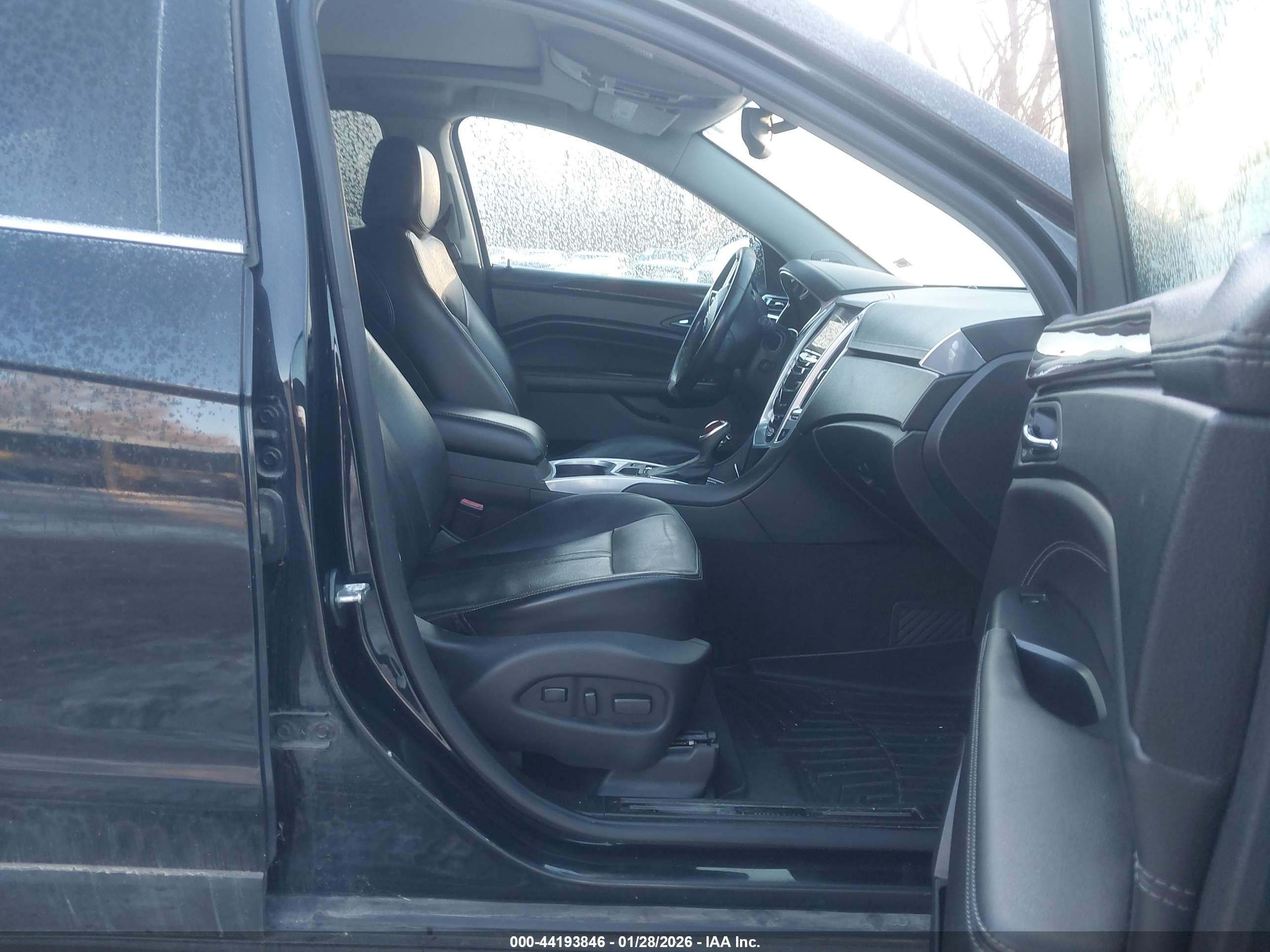 CADILLAC SRX image 5