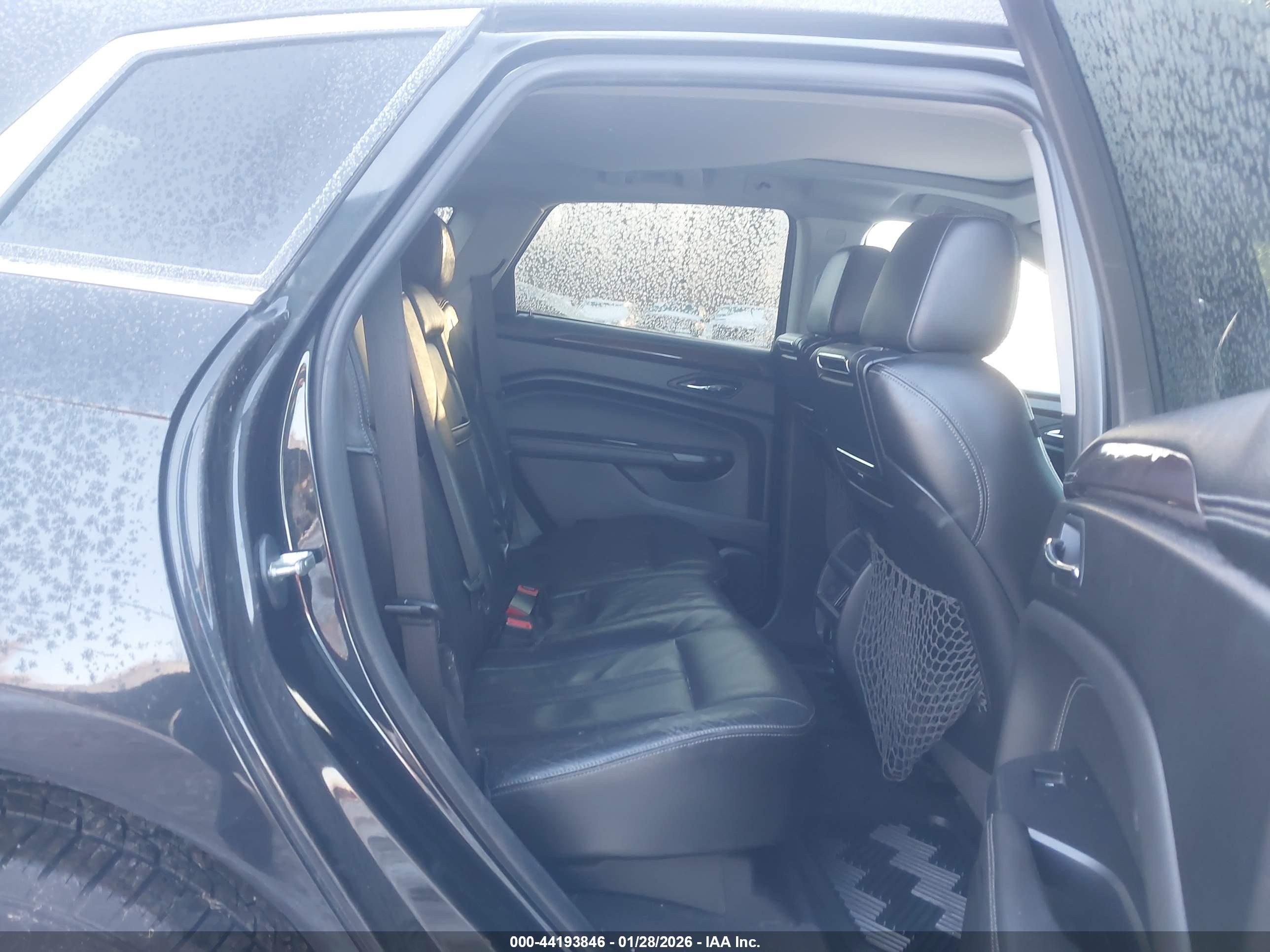CADILLAC SRX image 8