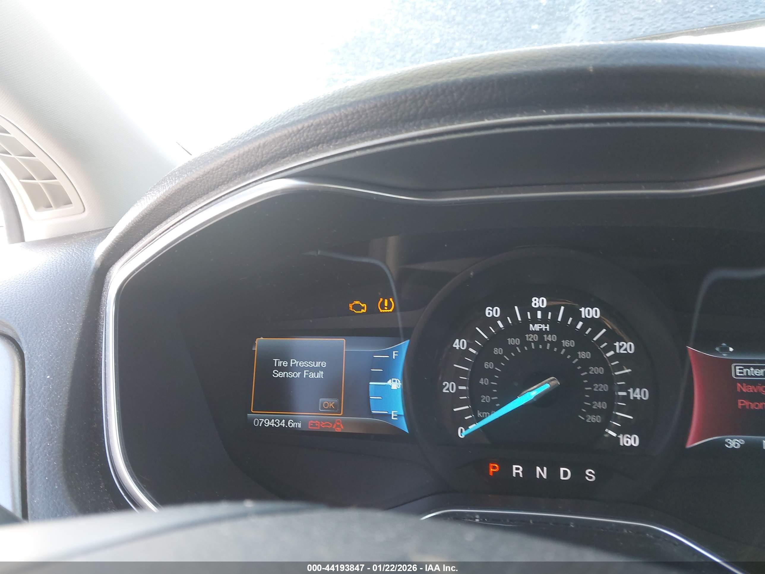 FORD FUSION image 7