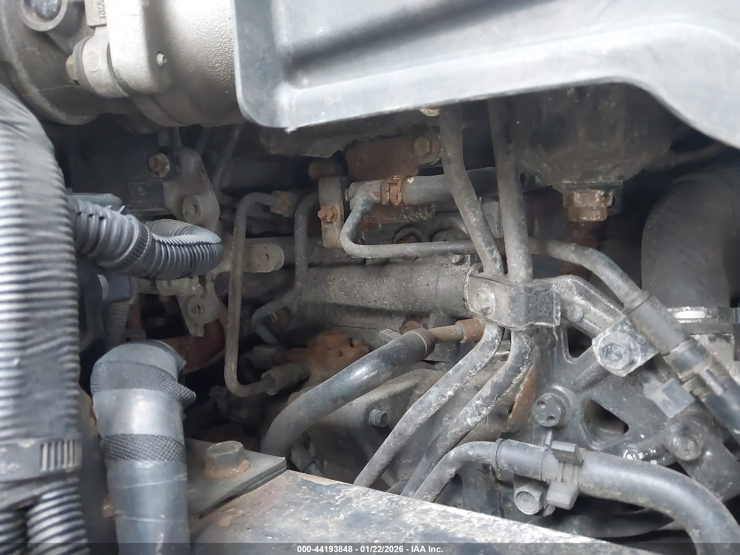 ISUZU NPR image 10