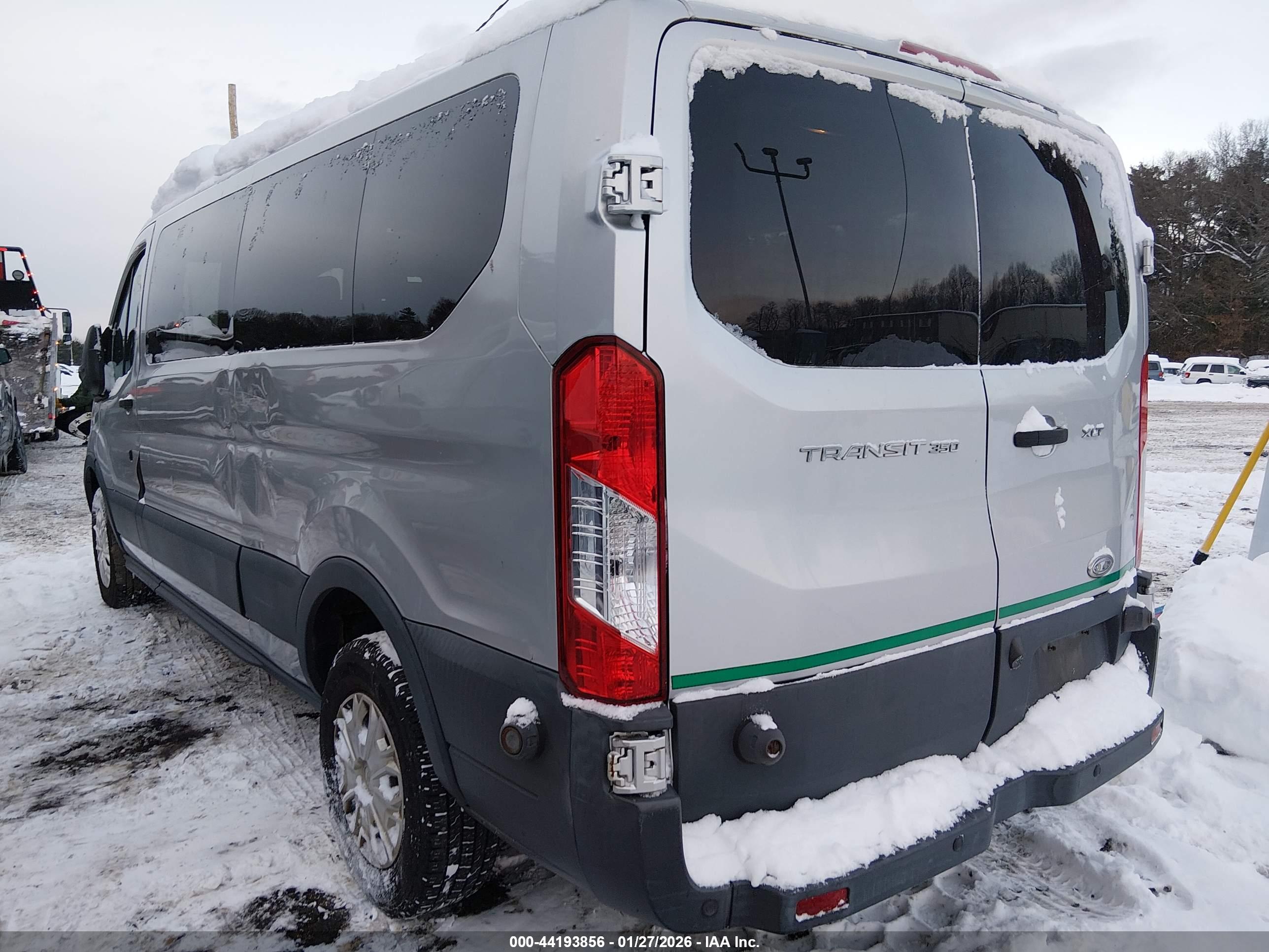 FORD TRANSIT-350 image 3
