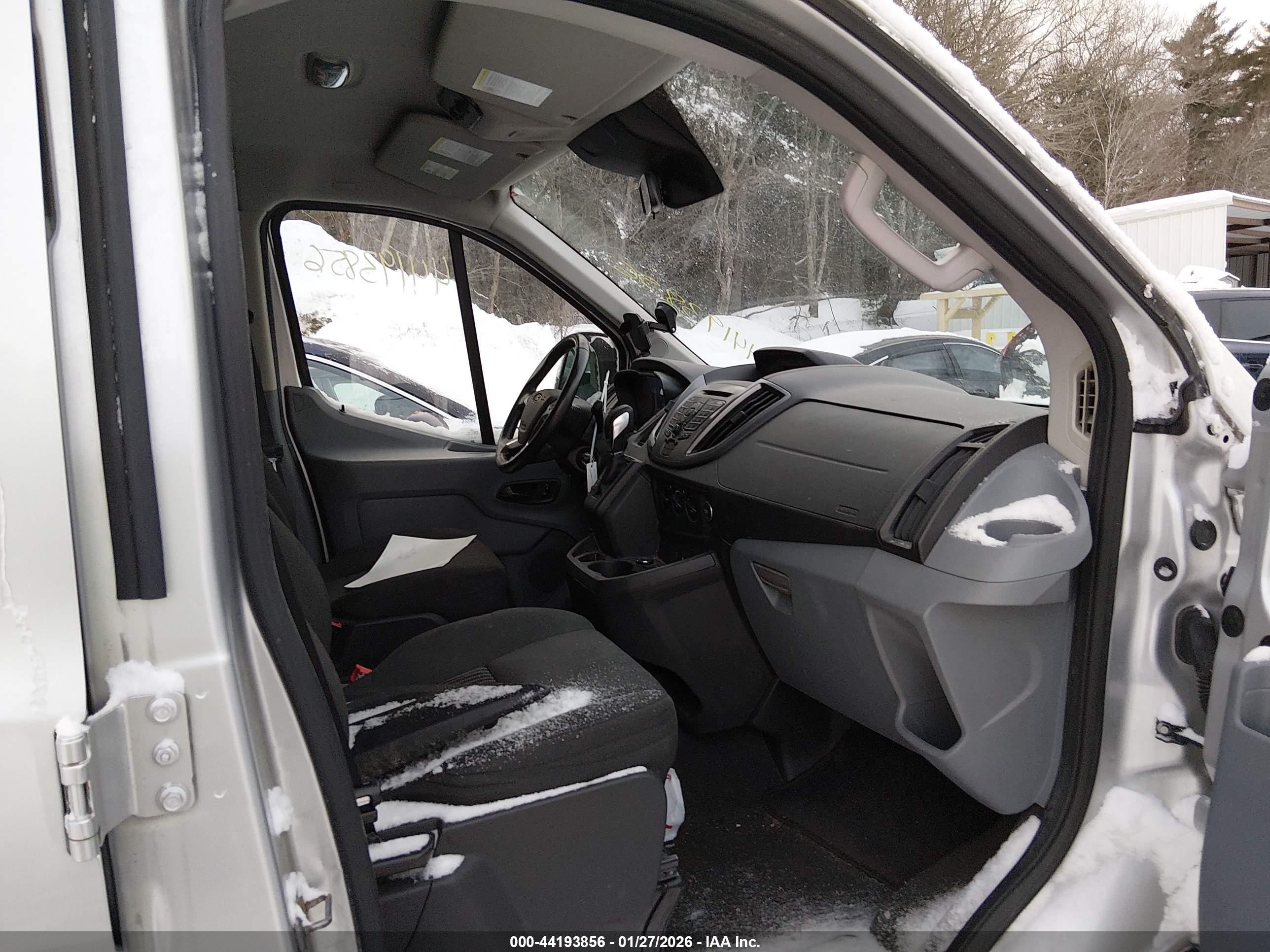 FORD TRANSIT-350 image 5