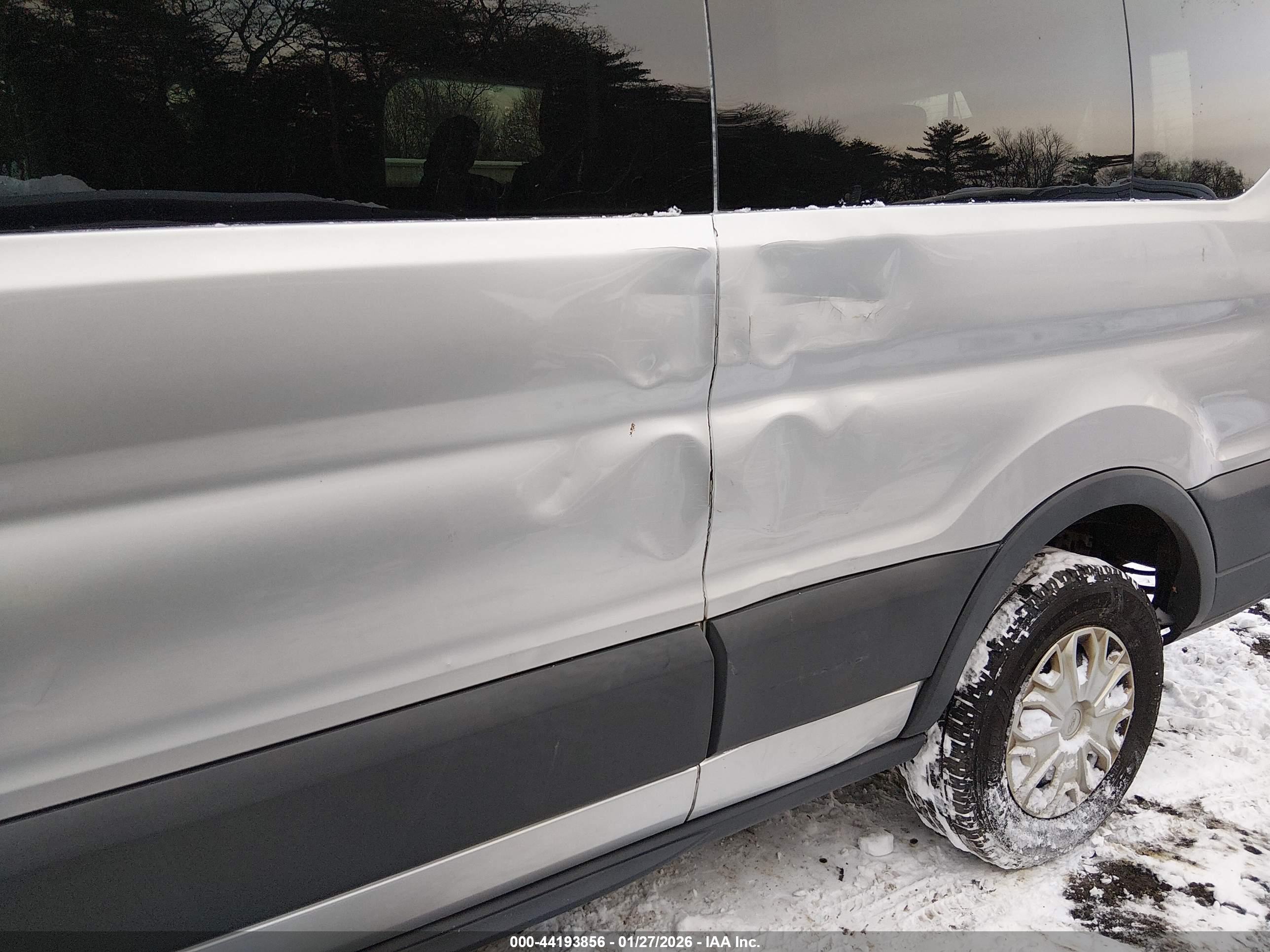 FORD TRANSIT-350 image 6
