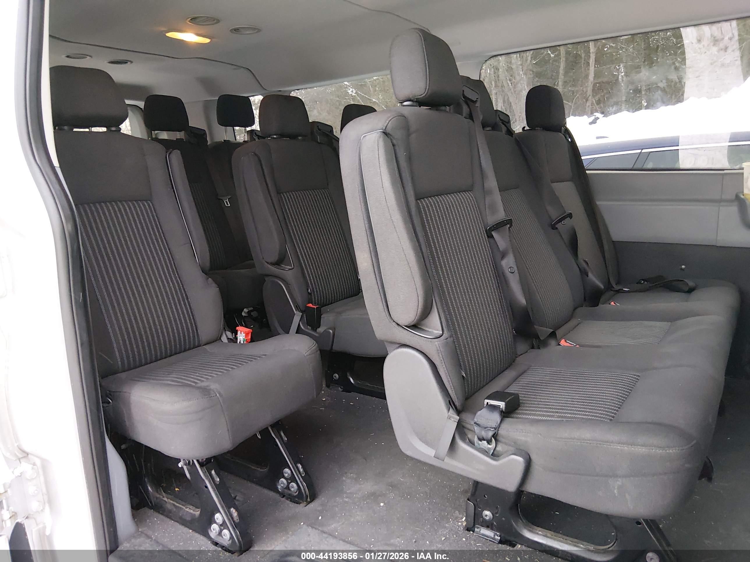 FORD TRANSIT-350 image 8