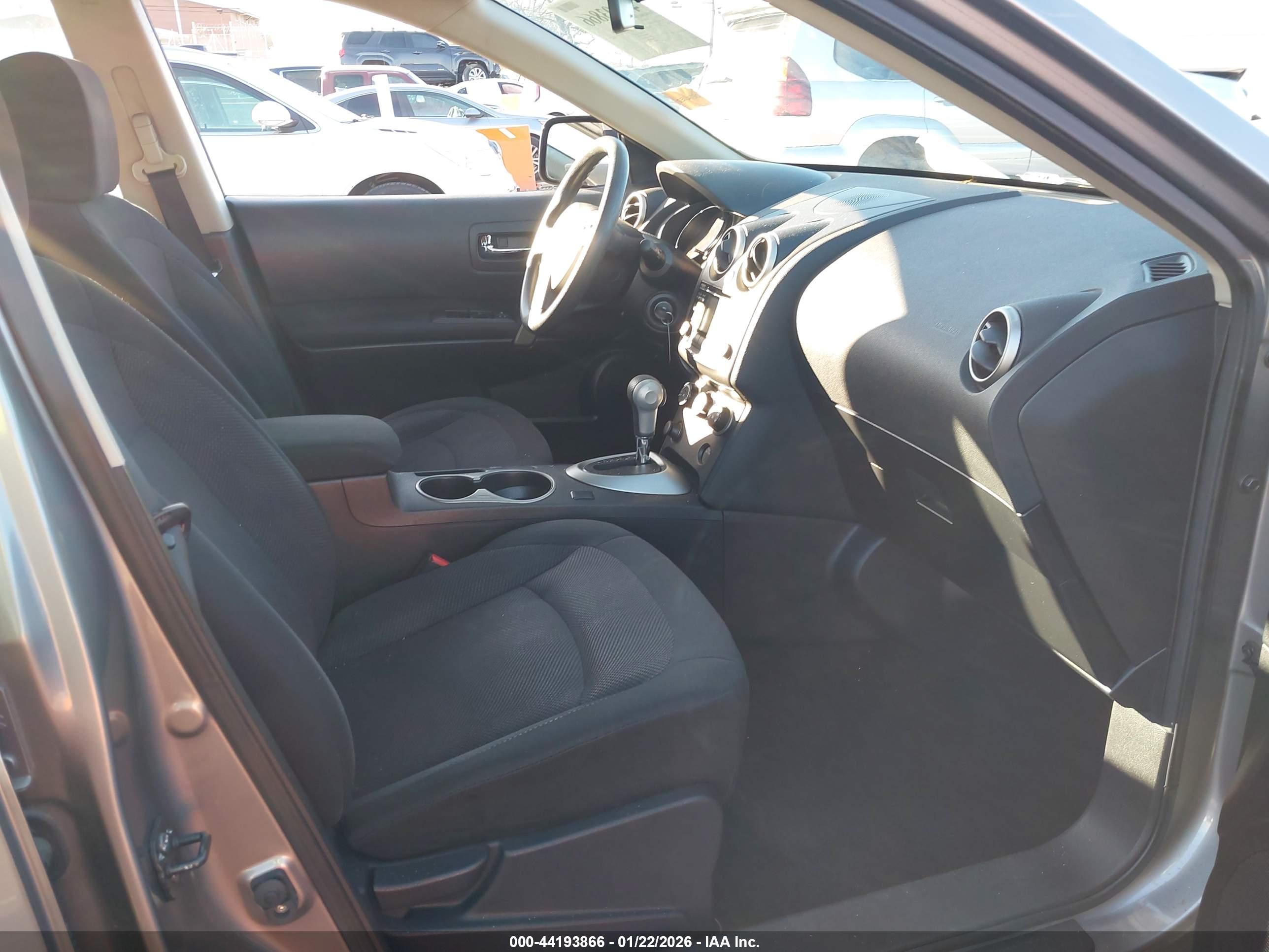 NISSAN ROGUE image 5