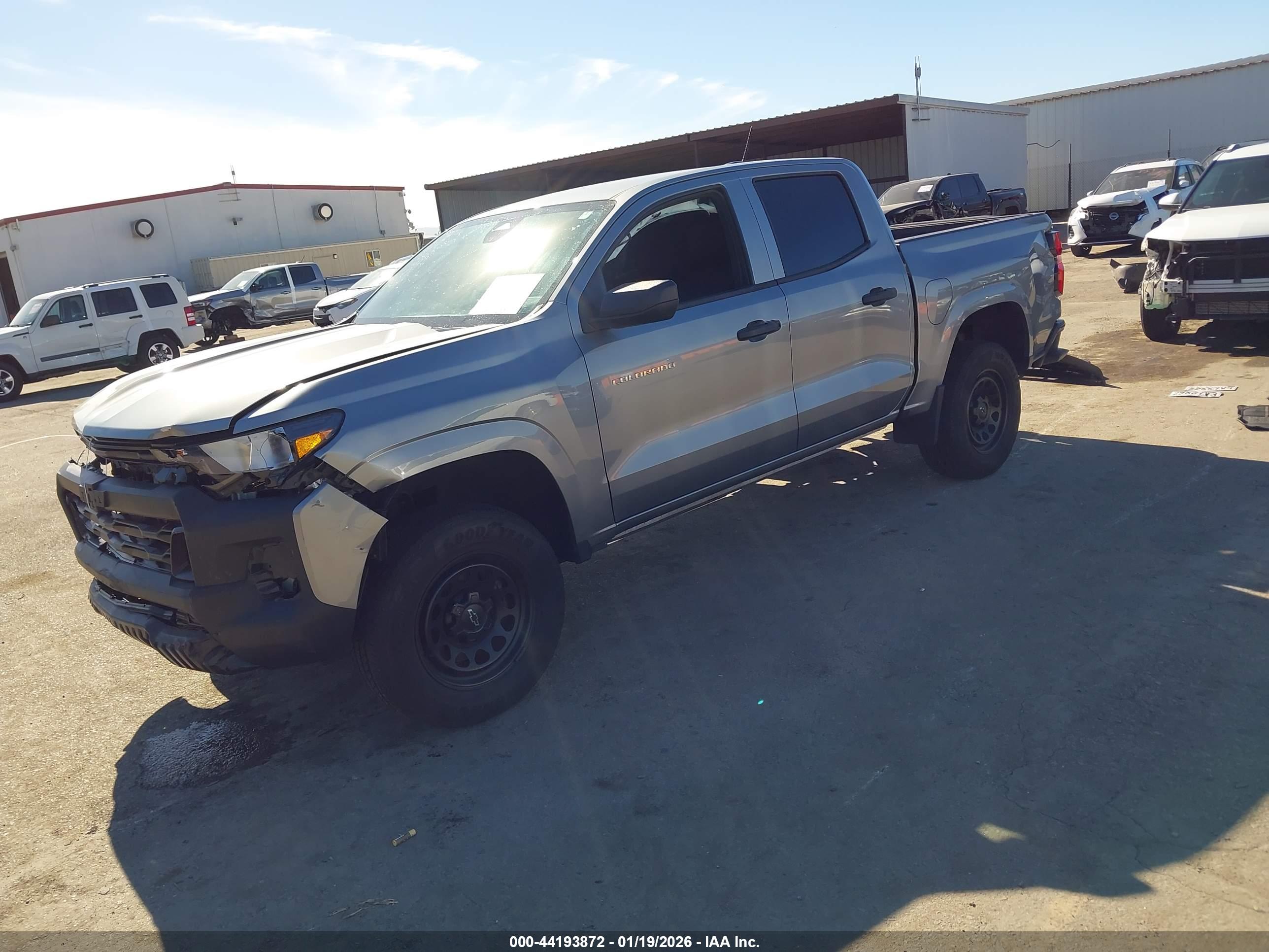 CHEVROLET COLORADO image 2