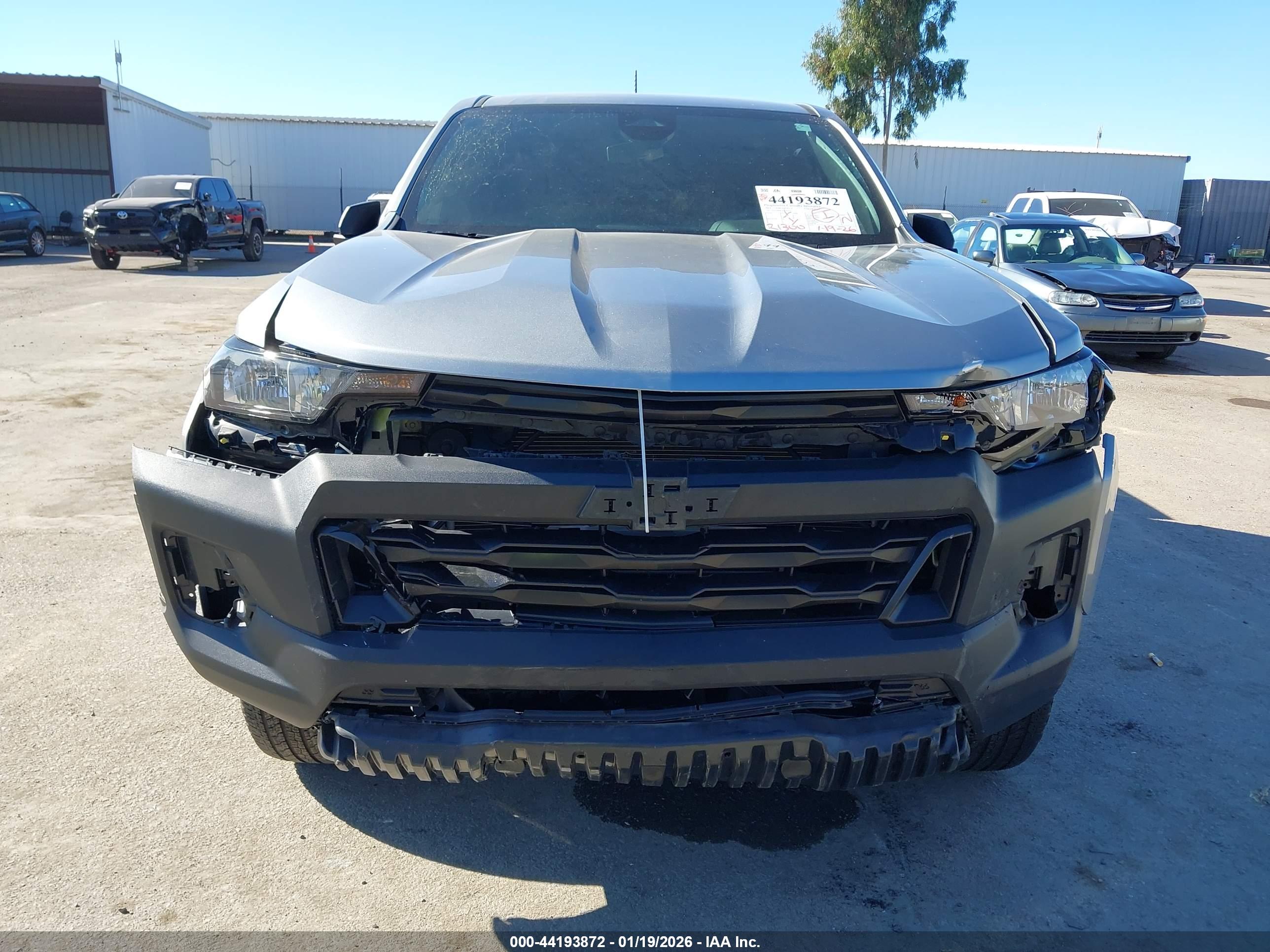 CHEVROLET COLORADO image 6