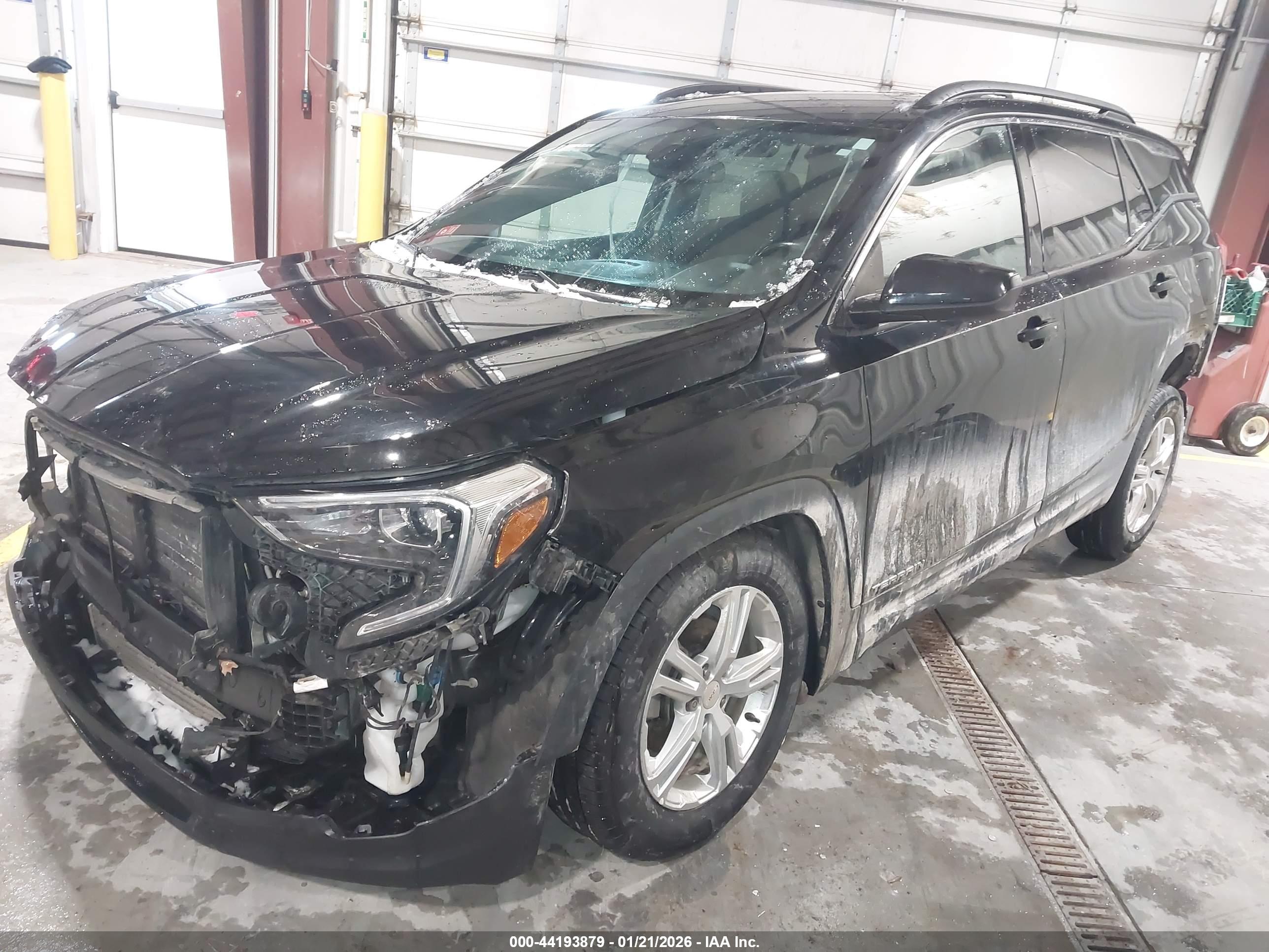 GMC TERRAIN image 2