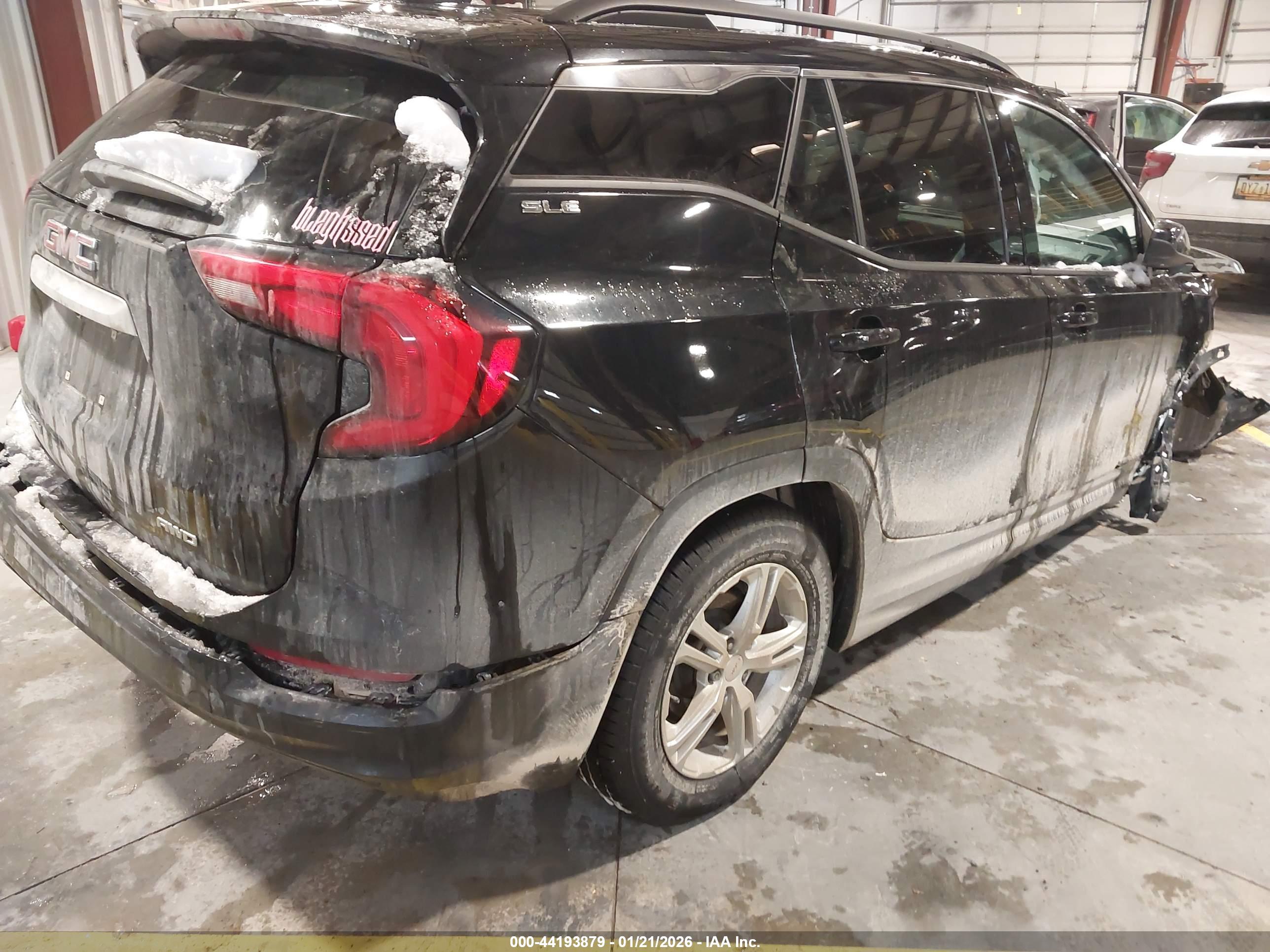 GMC TERRAIN image 4