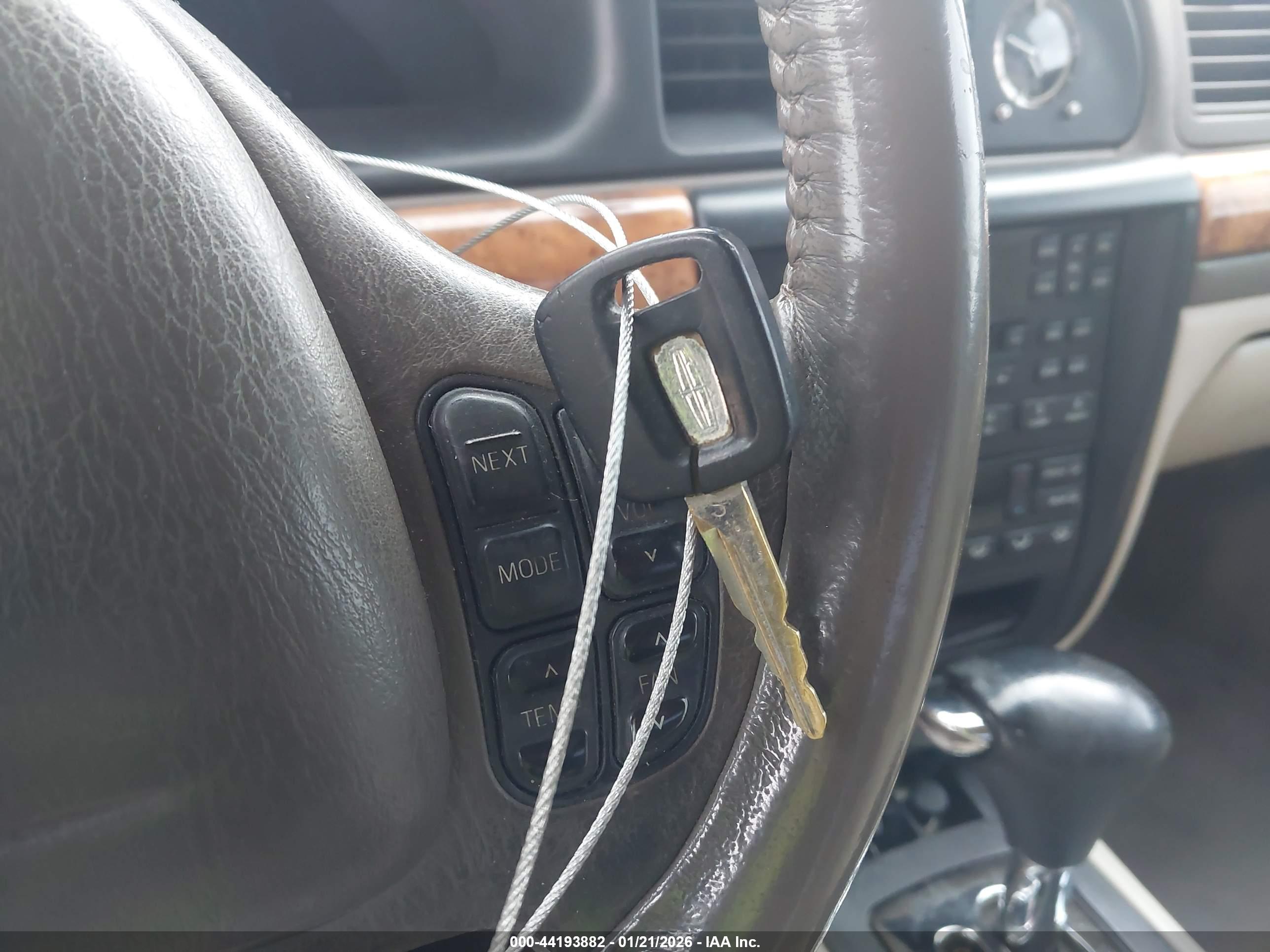 LINCOLN CONTINENTAL image 11
