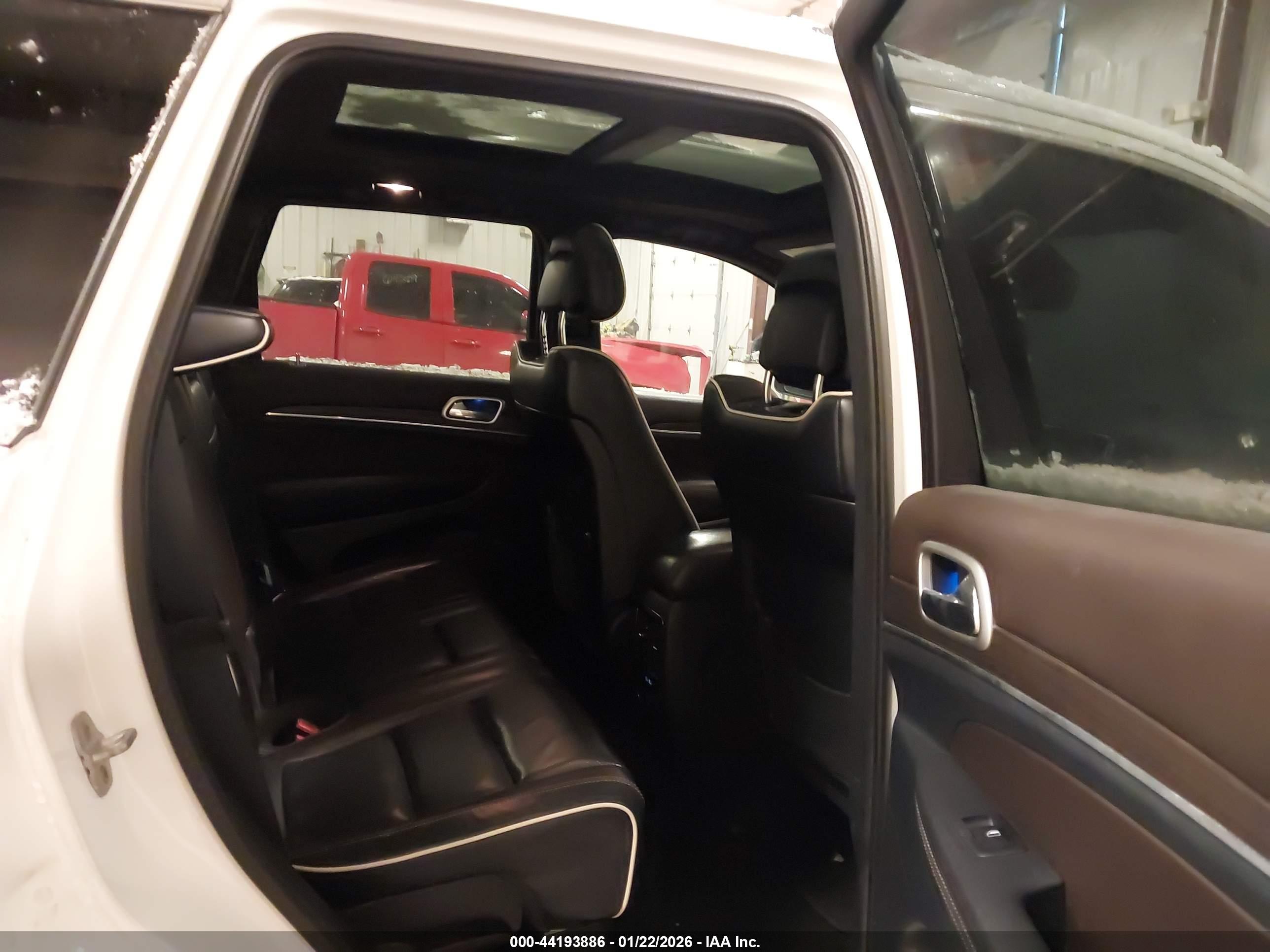 JEEP GRAND image 8