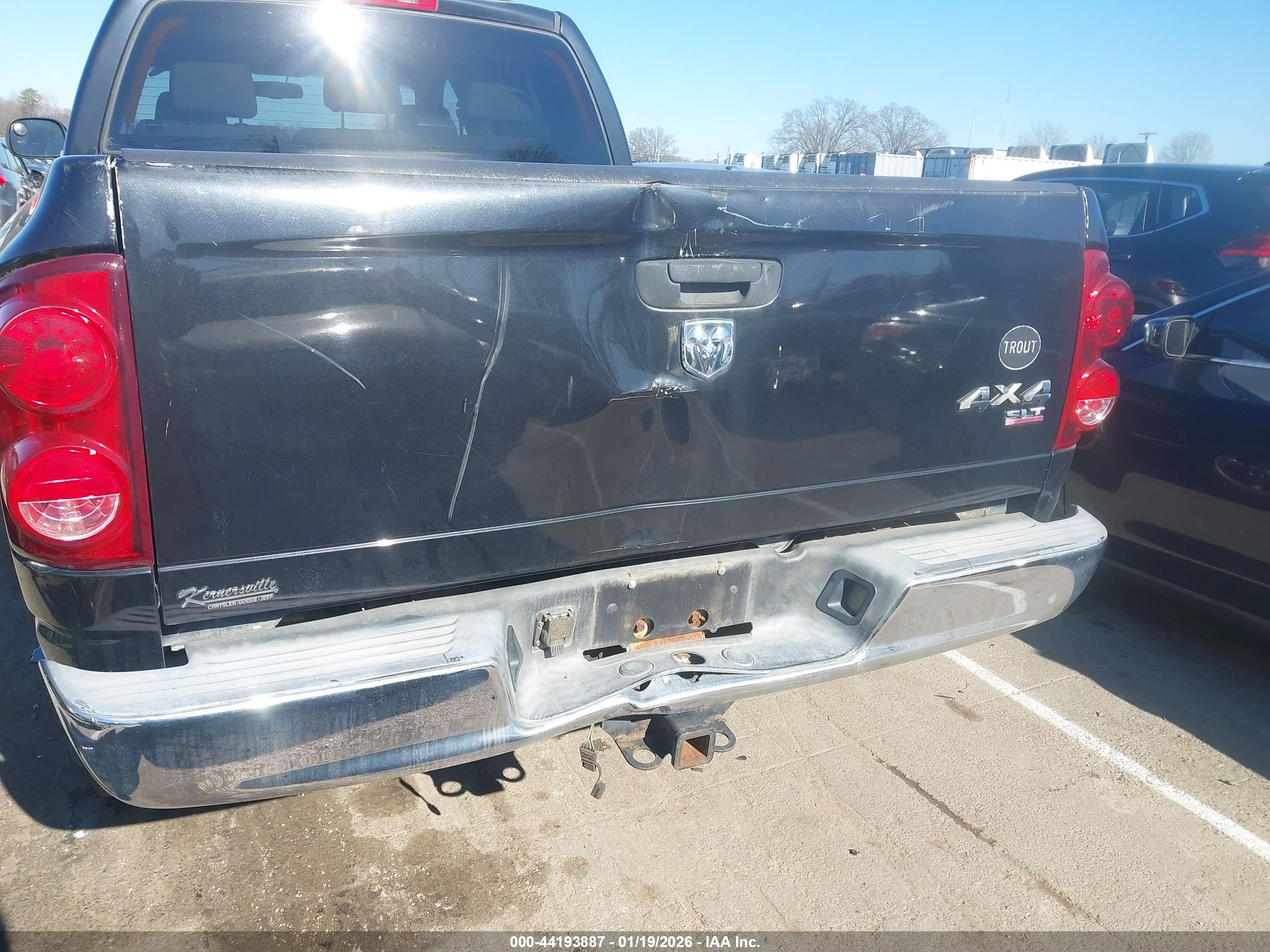 DODGE RAM image 6