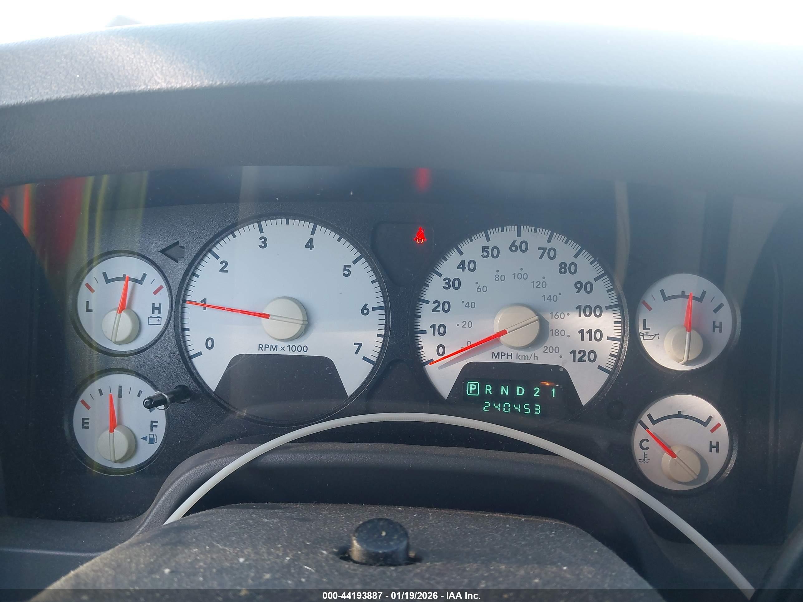 DODGE RAM image 7
