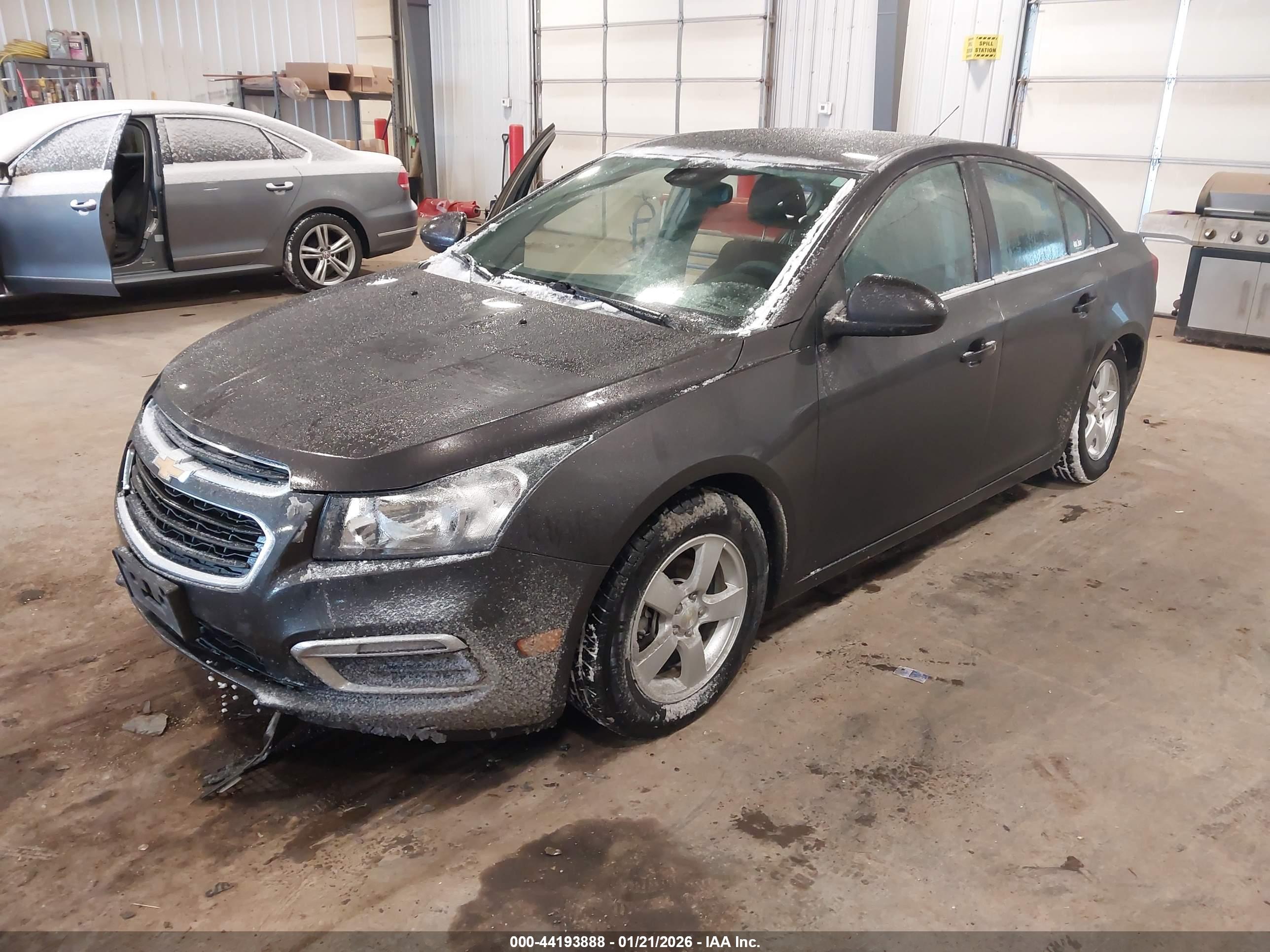 CHEVROLET CRUZE image 2