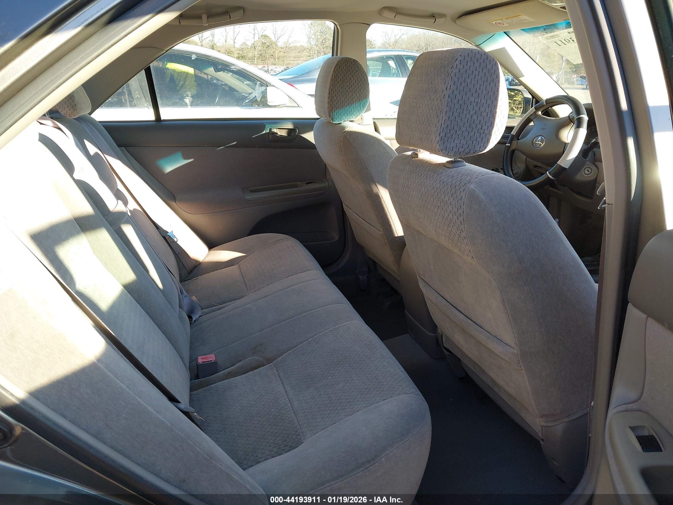 TOYOTA CAMRY image 8