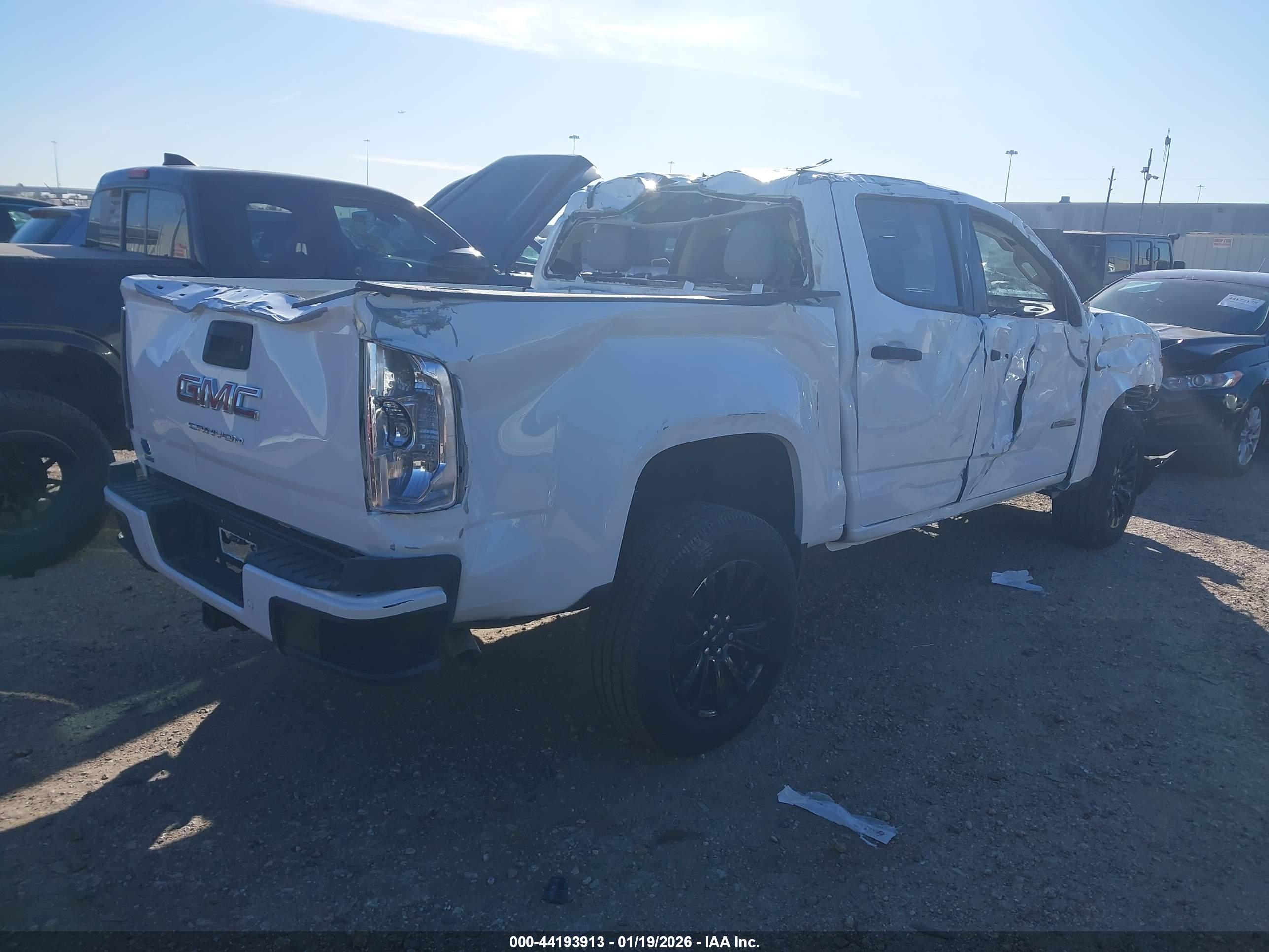 GMC CANYON image 4
