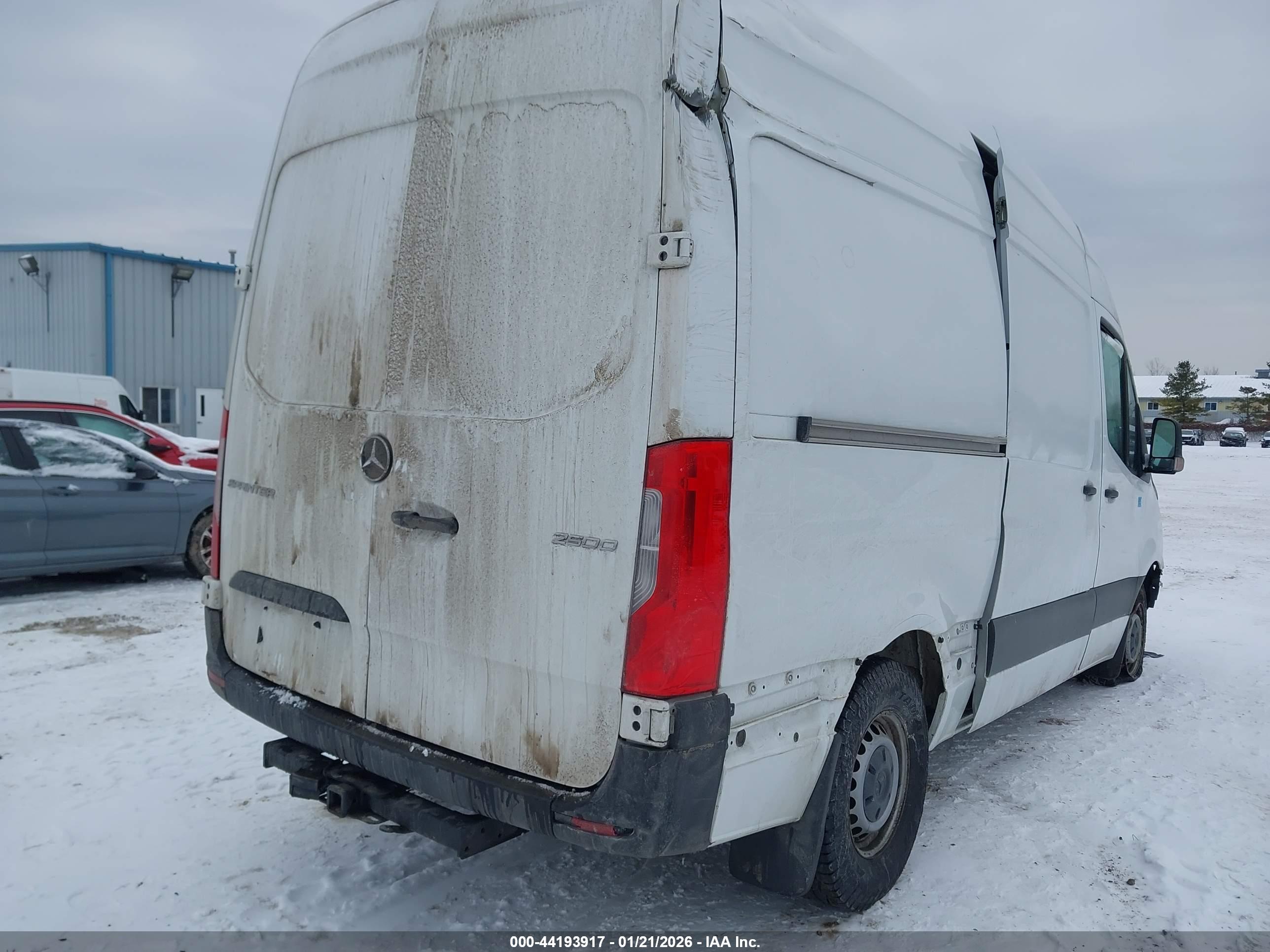 MERCEDES-BENZ SPRINTER image 4