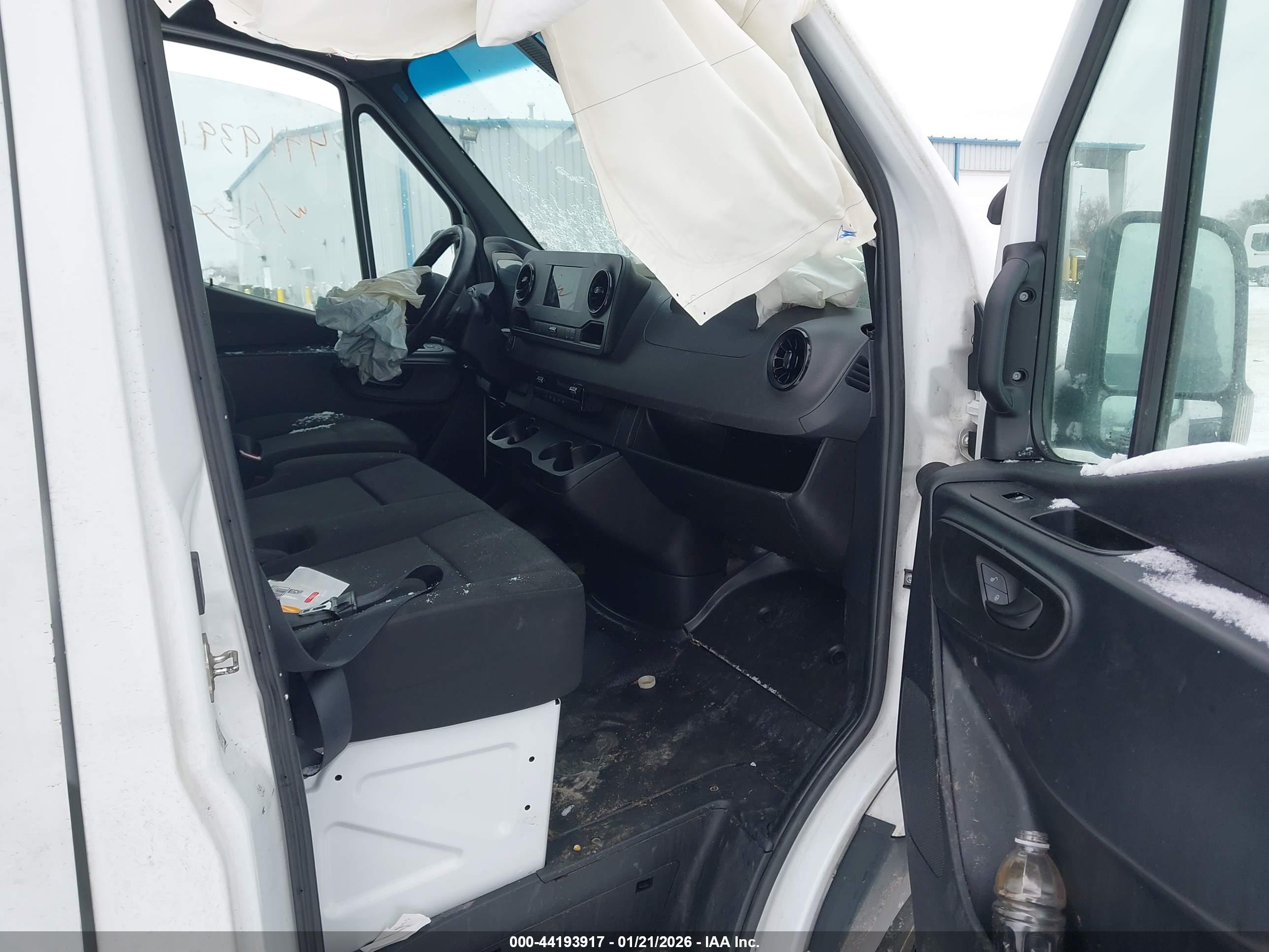 MERCEDES-BENZ SPRINTER image 5