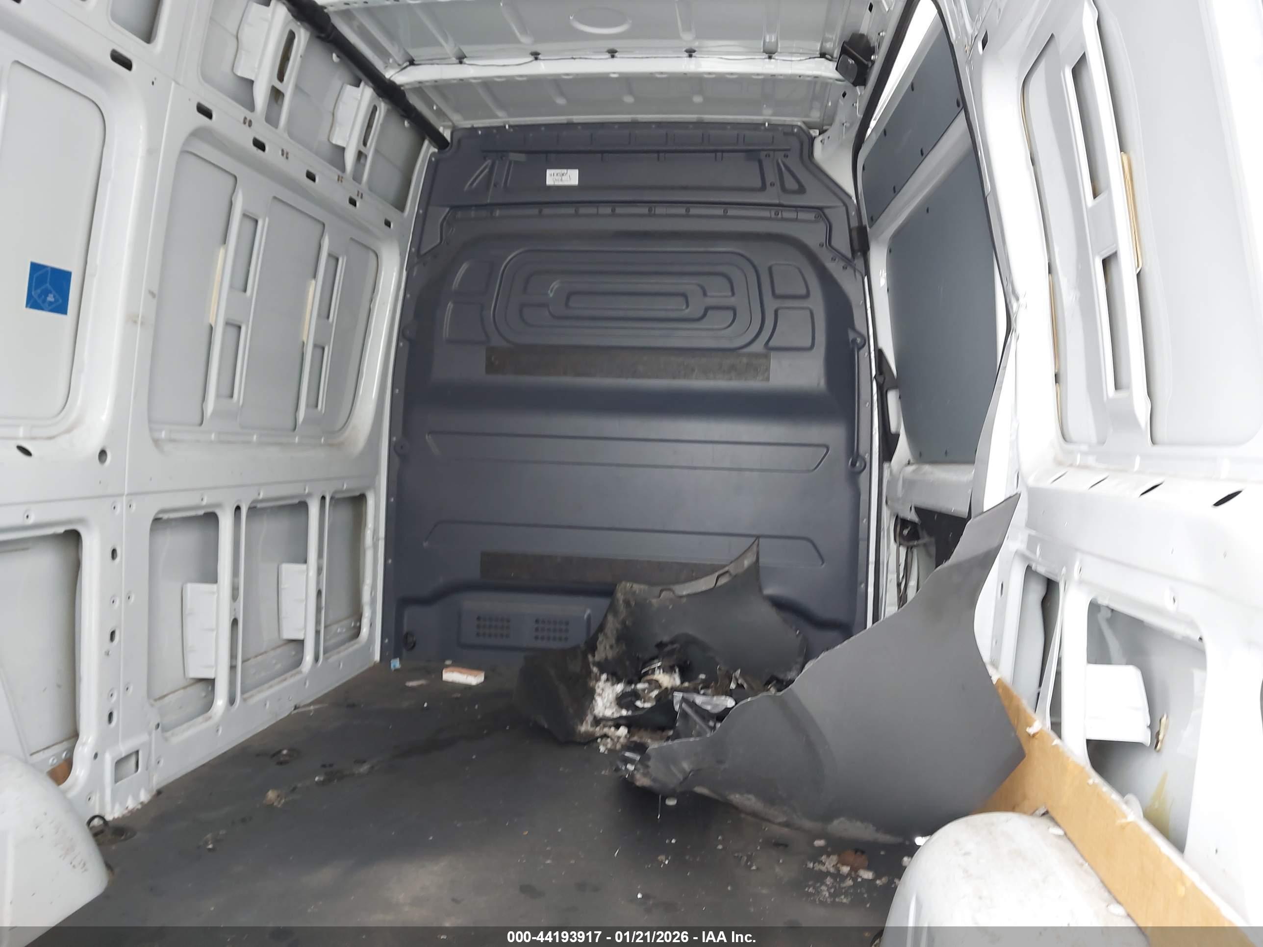 MERCEDES-BENZ SPRINTER image 8