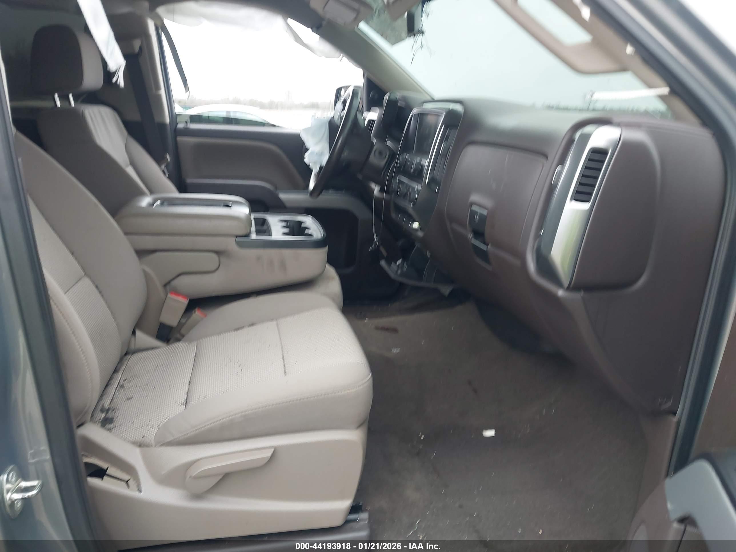 CHEVROLET SILVERADO image 5