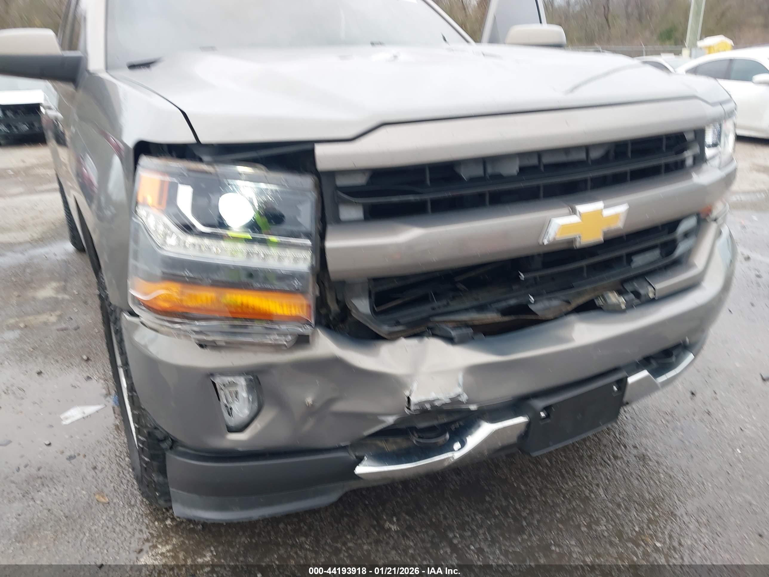 CHEVROLET SILVERADO image 6