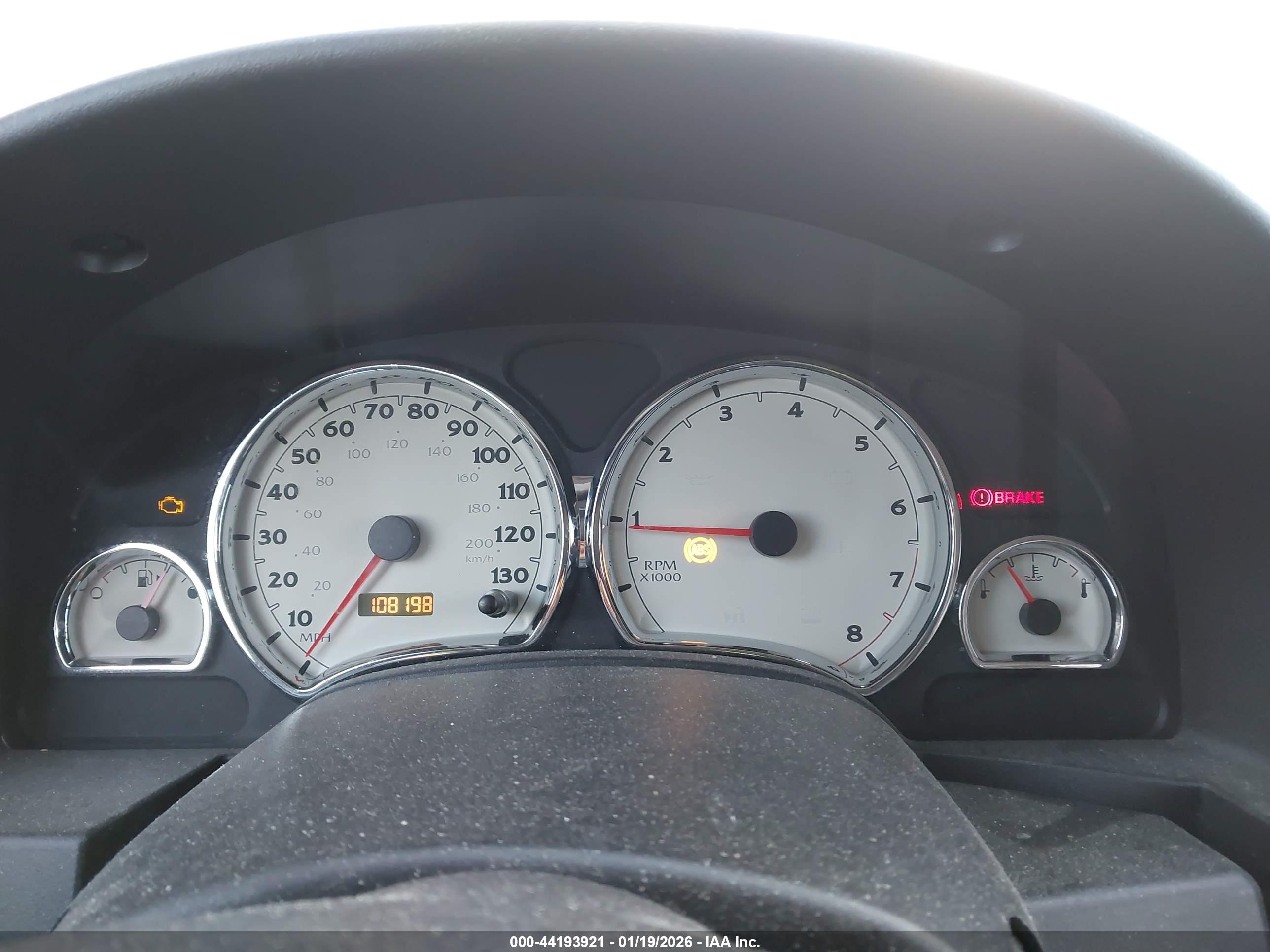 SATURN VUE image 7