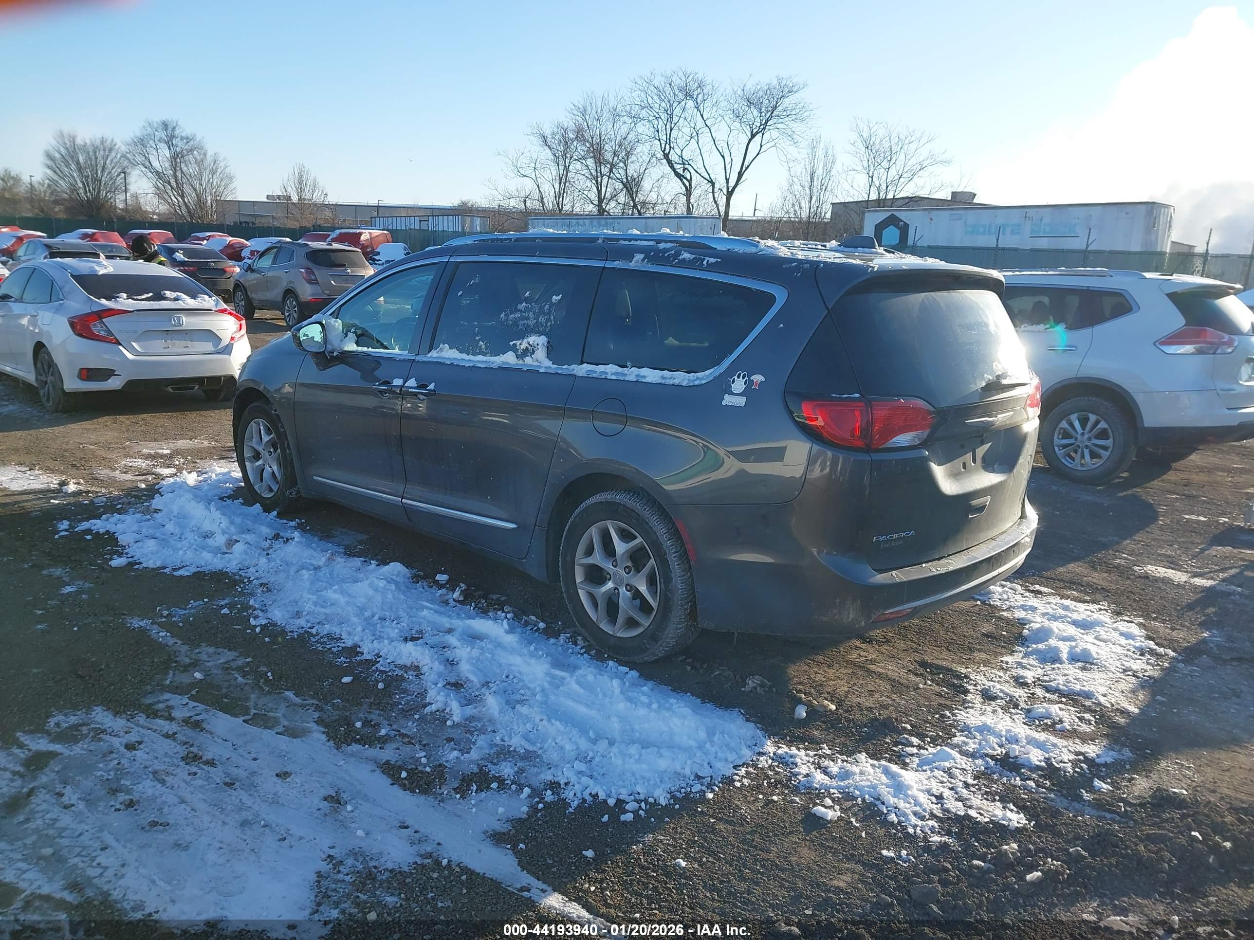 CHRYSLER PACIFICA image 3