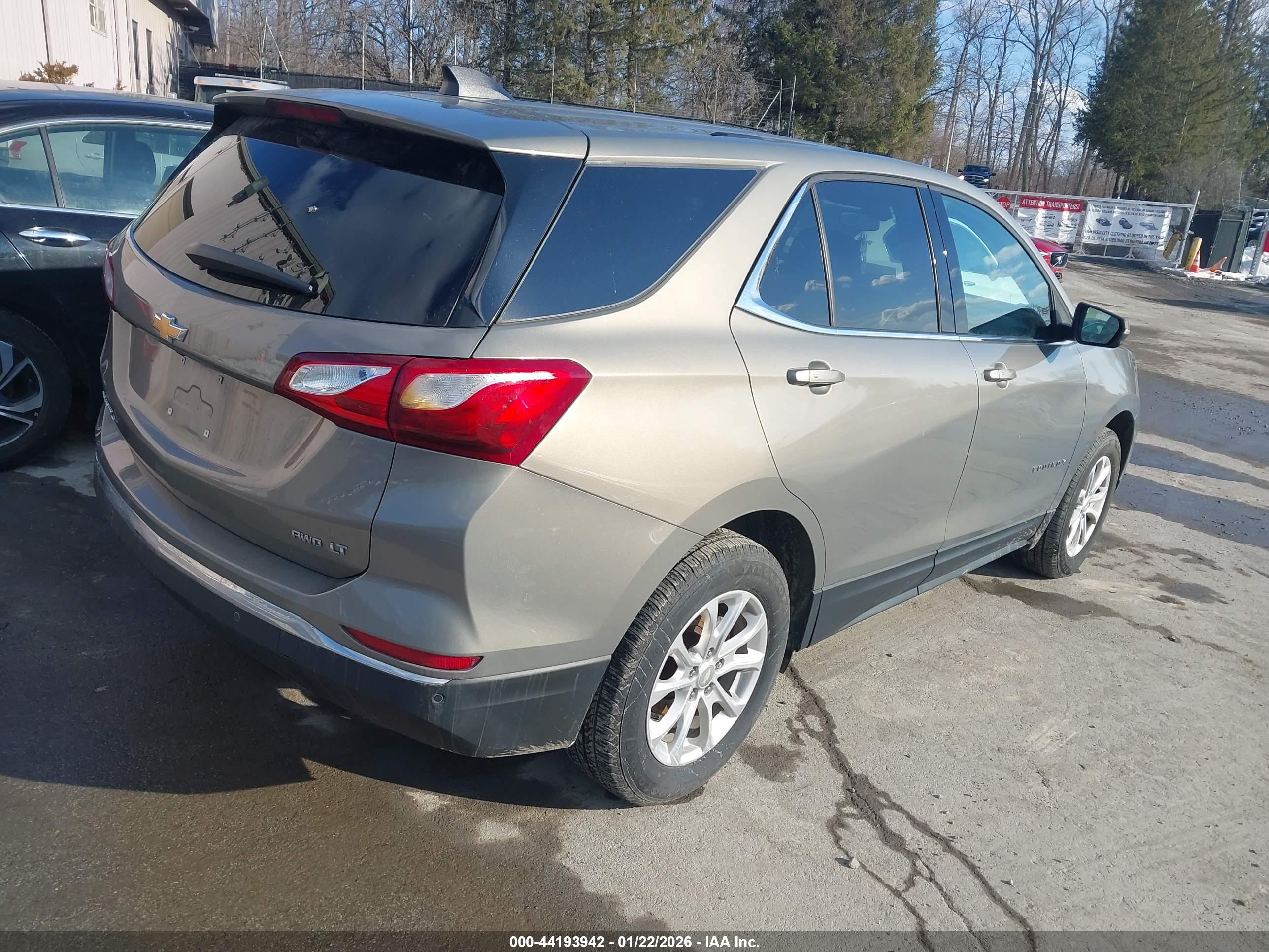 CHEVROLET EQUINOX image 4