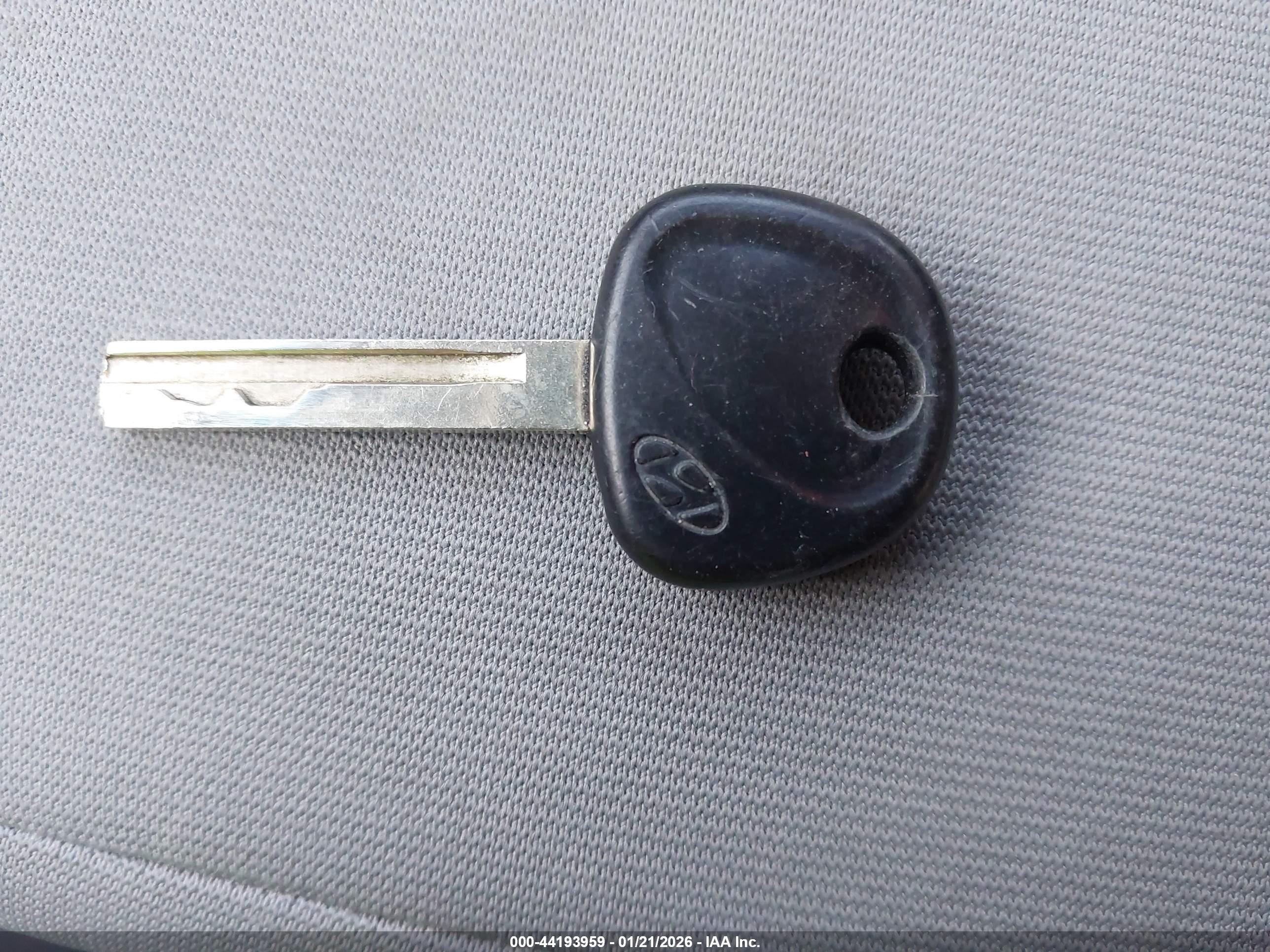 HYUNDAI ACCENT image 11
