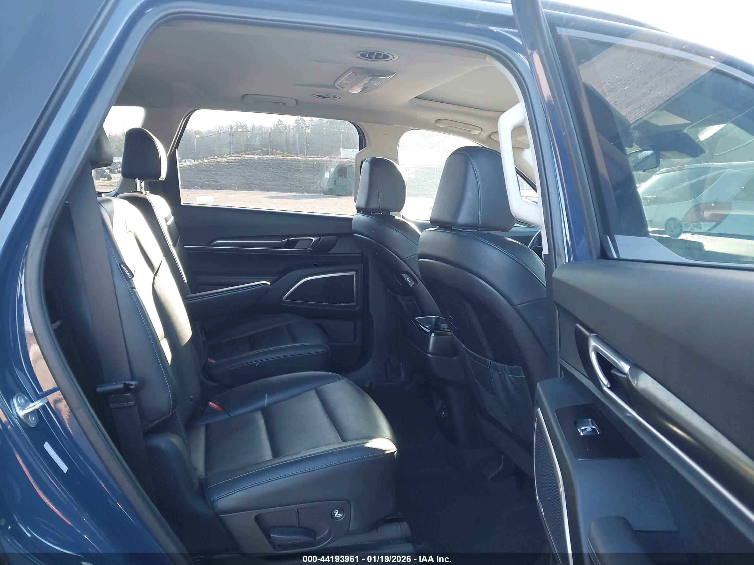 KIA TELLURIDE image 8