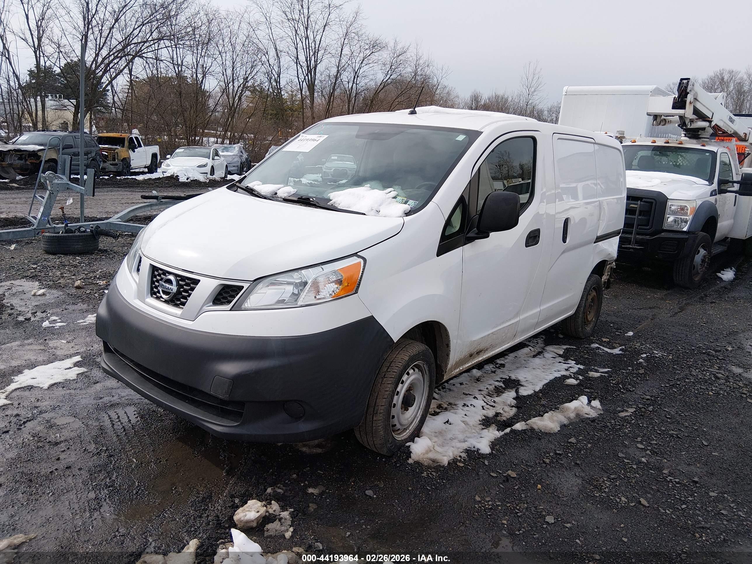 NISSAN NV200 image 2