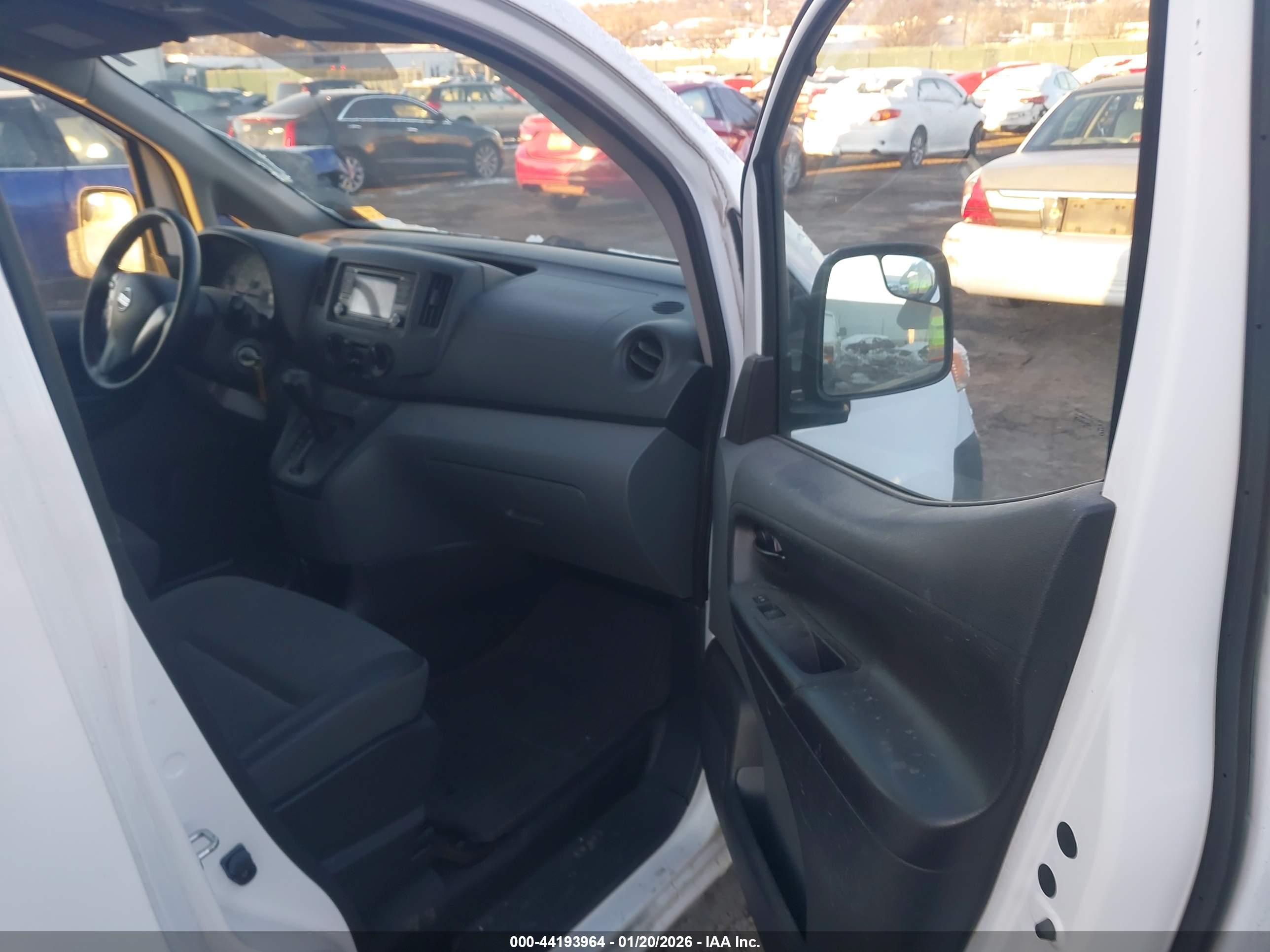 NISSAN NV200 image 5