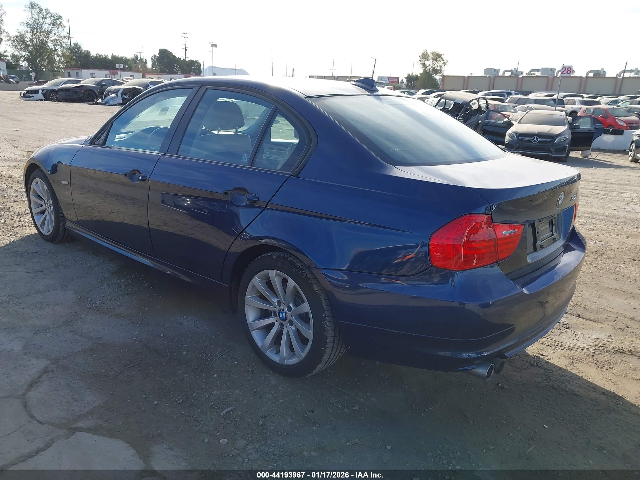 BMW 328I image 3