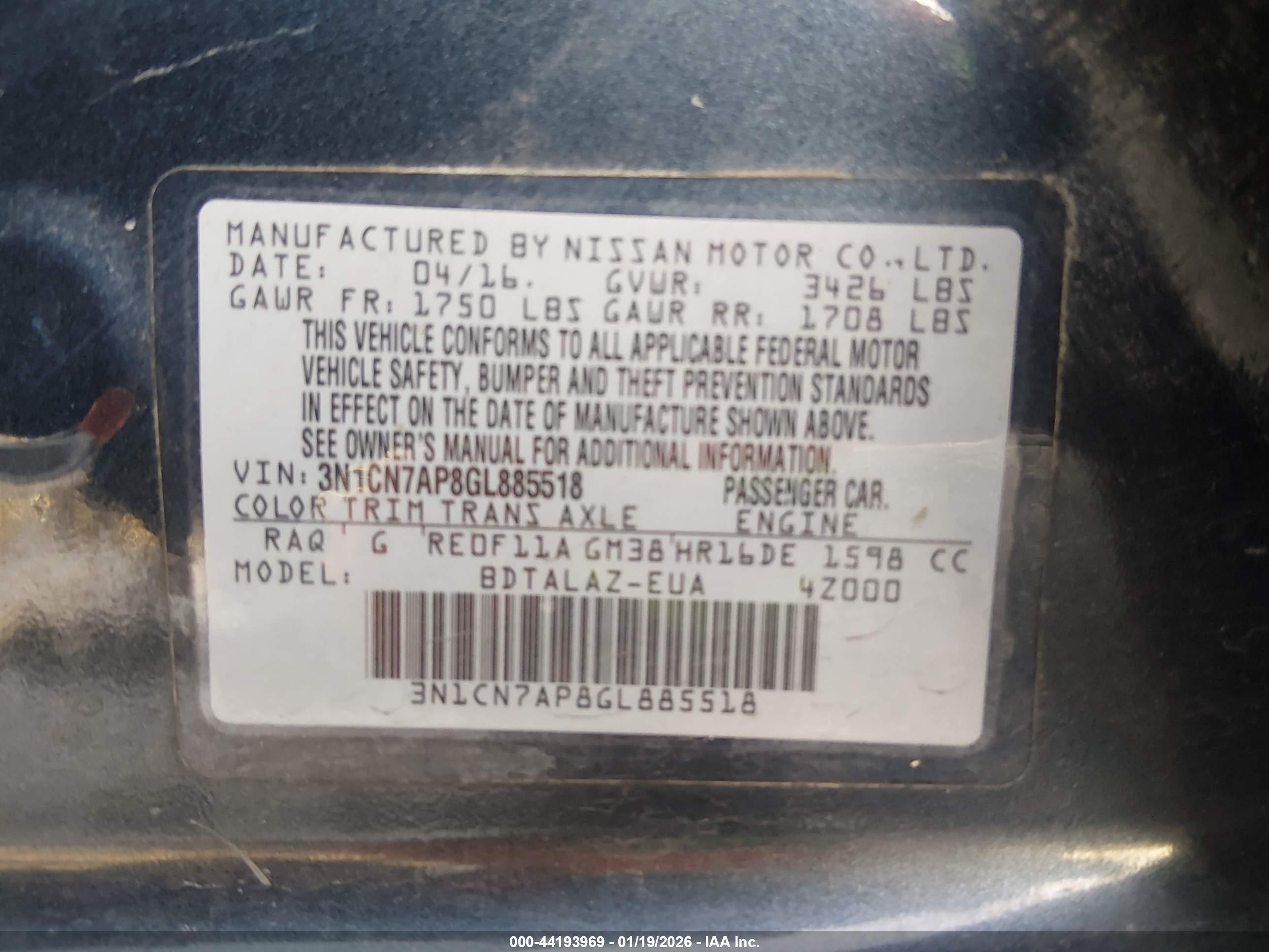 NISSAN VERSA image 9