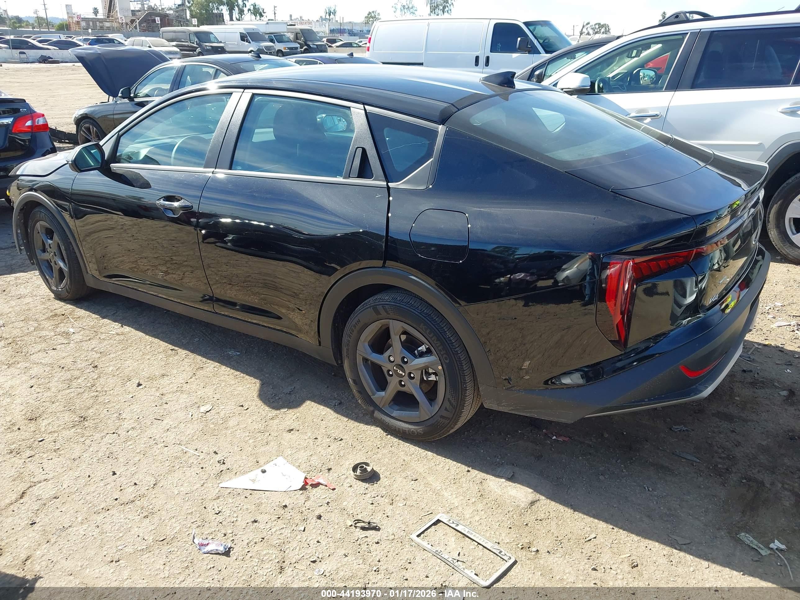 KIA K4 image 3