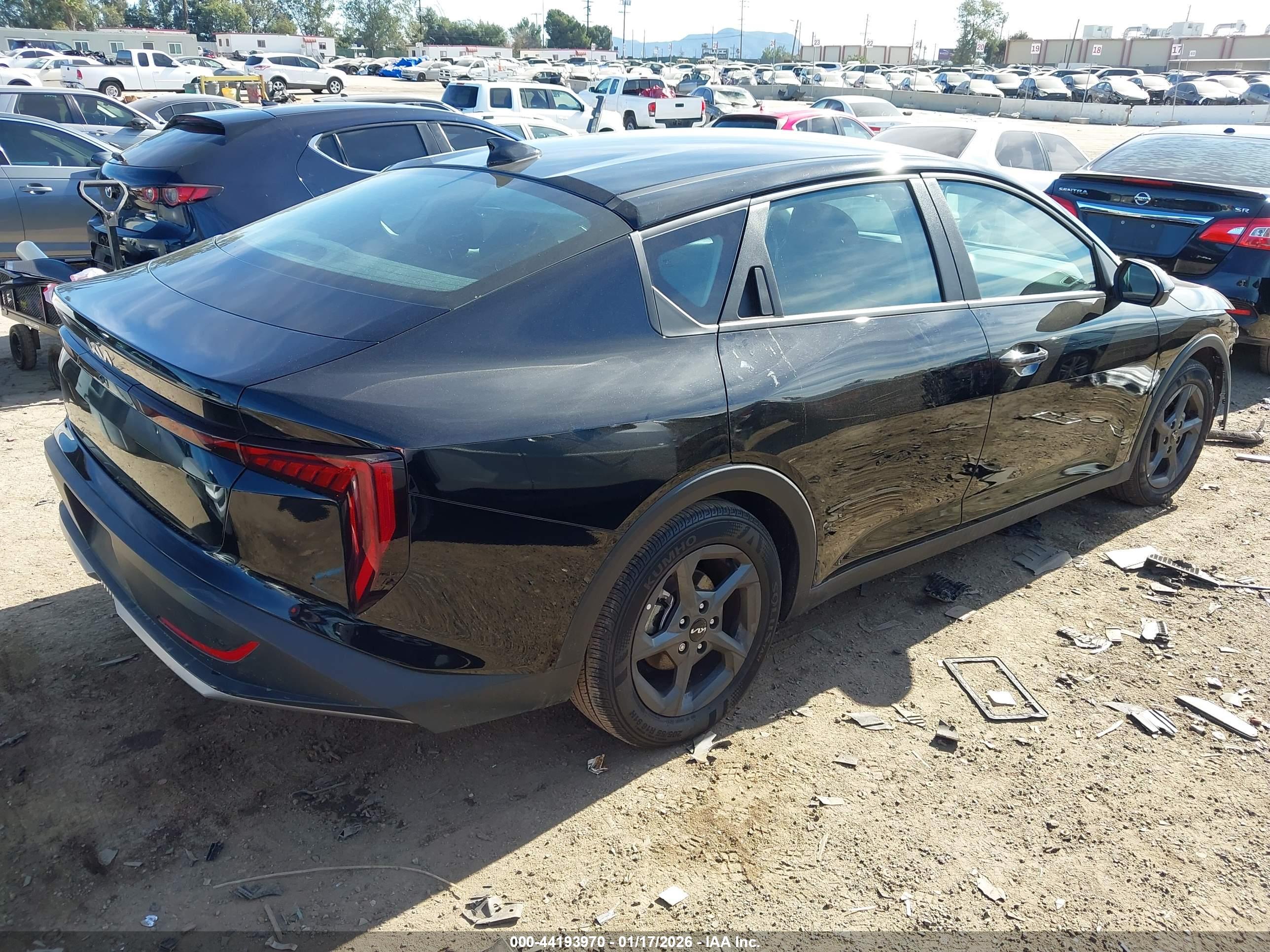 KIA K4 image 4
