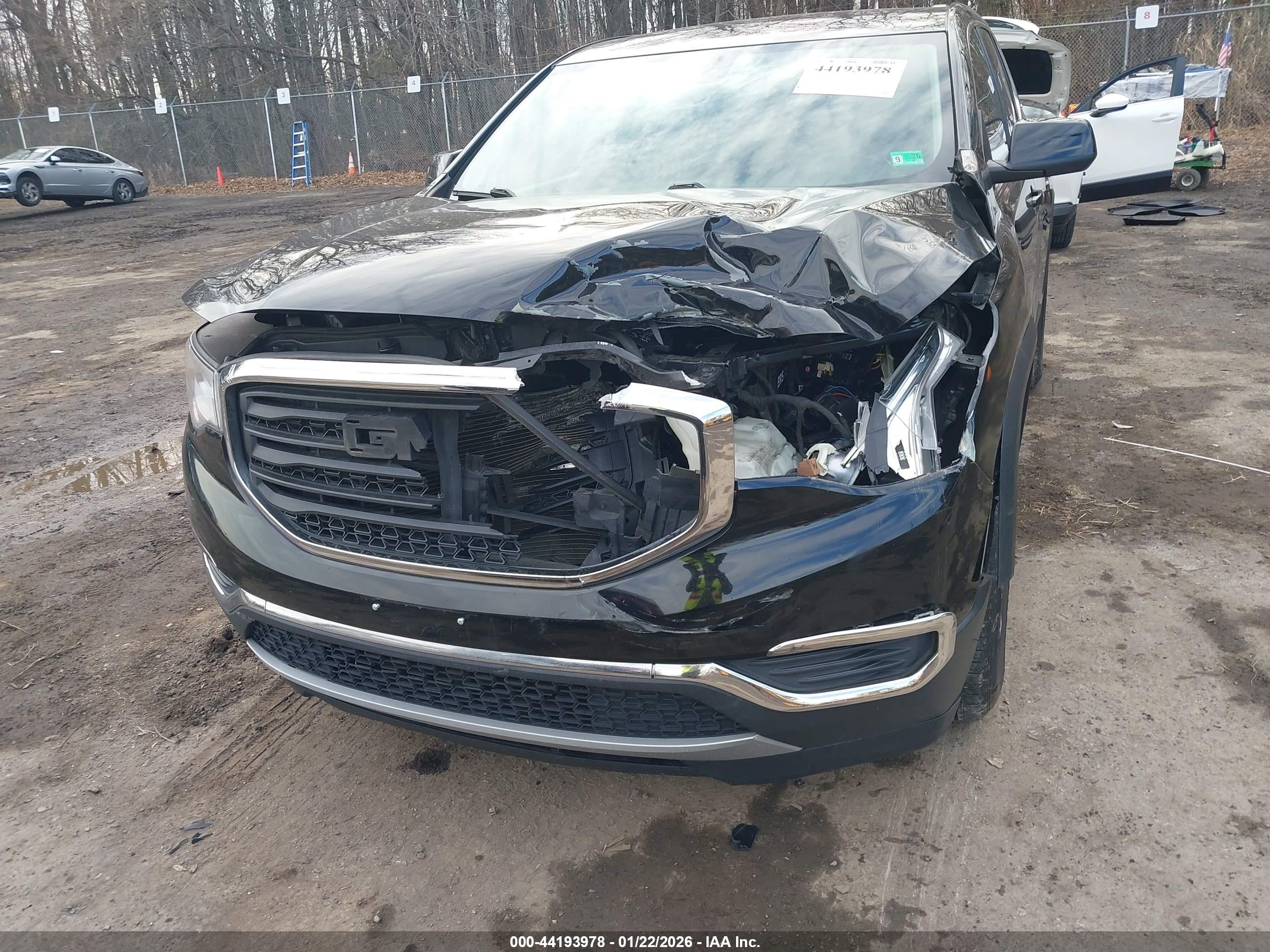 GMC ACADIA image 6