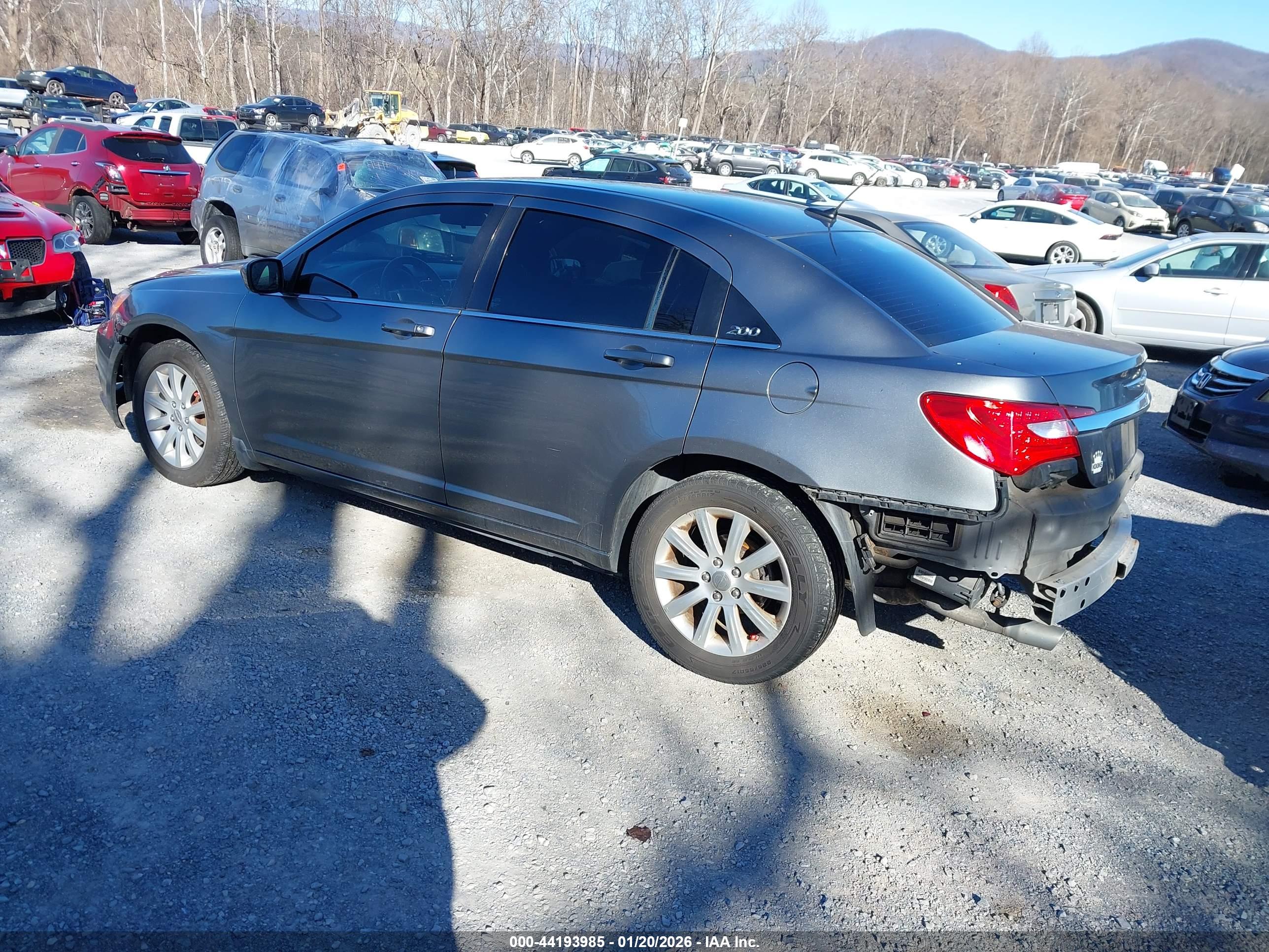CHRYSLER 200 image 3