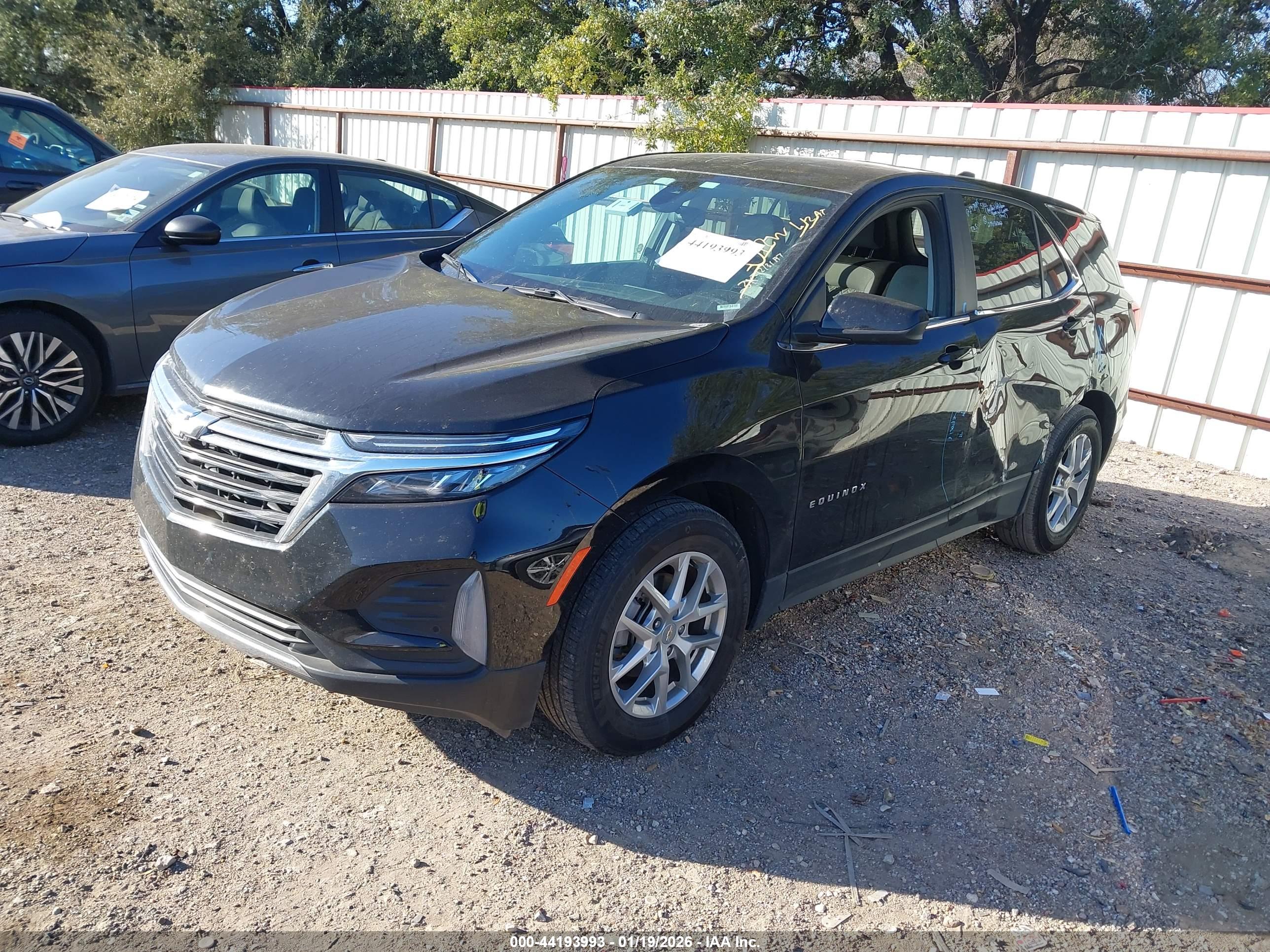 CHEVROLET EQUINOX image 2