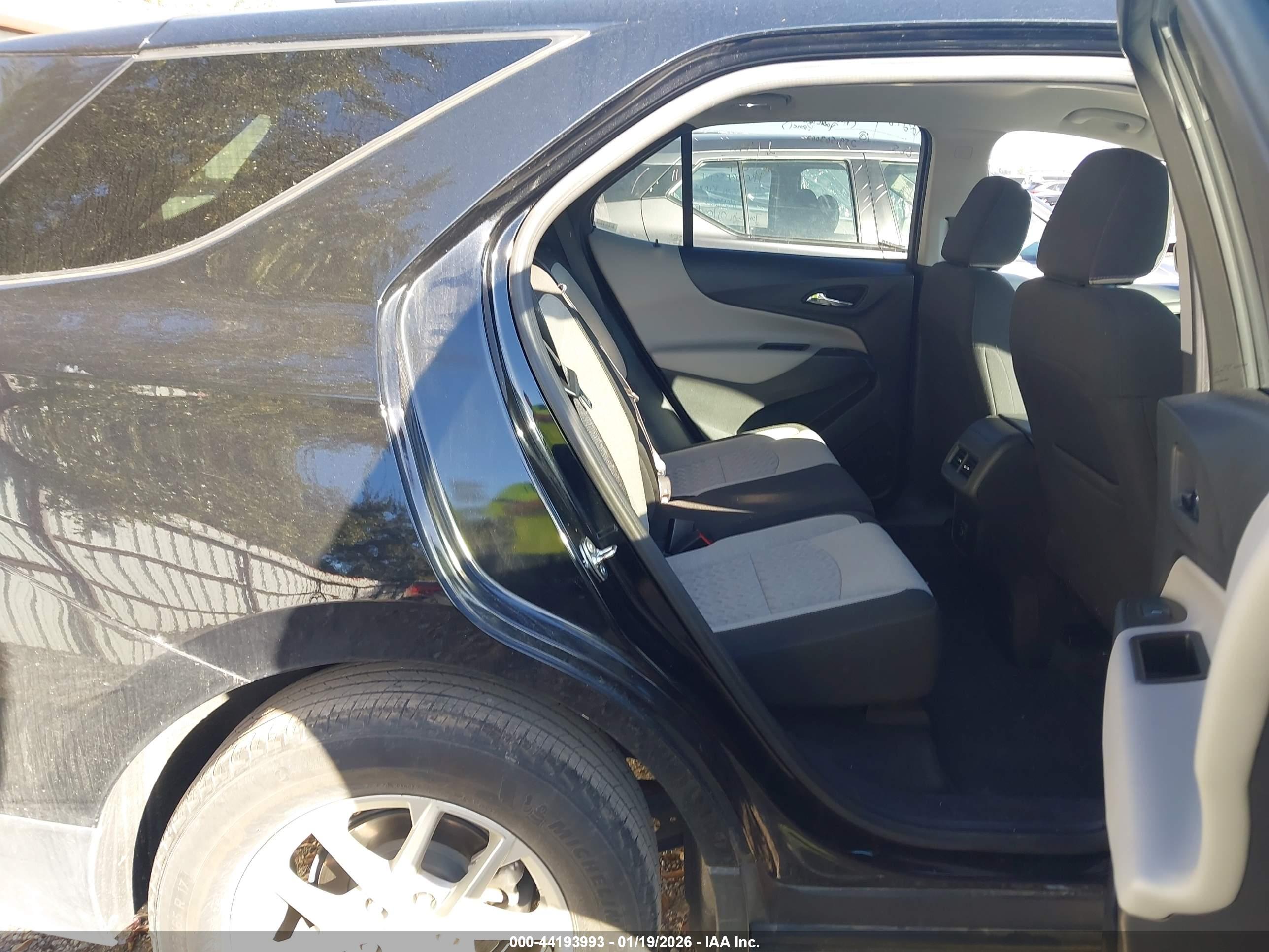 CHEVROLET EQUINOX image 8