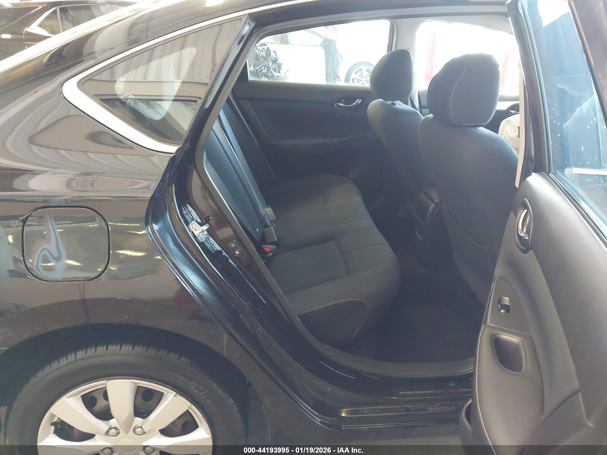 NISSAN SENTRA image 8