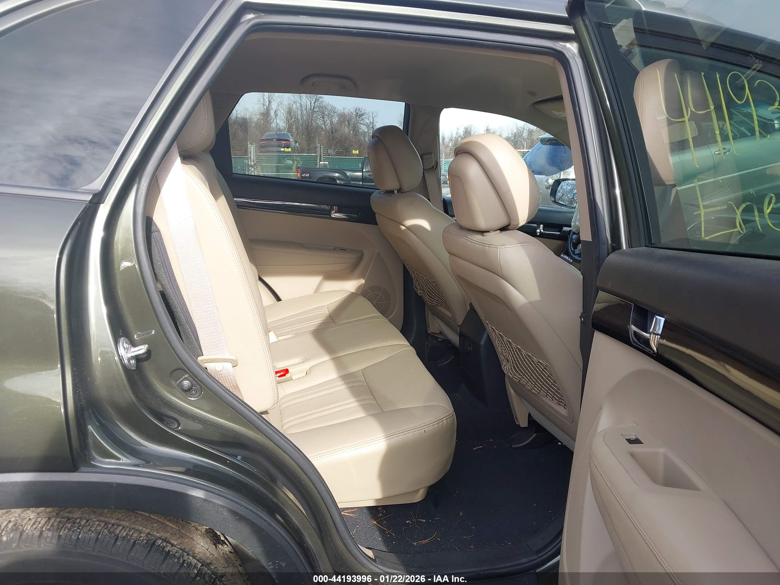 KIA SORENTO image 8
