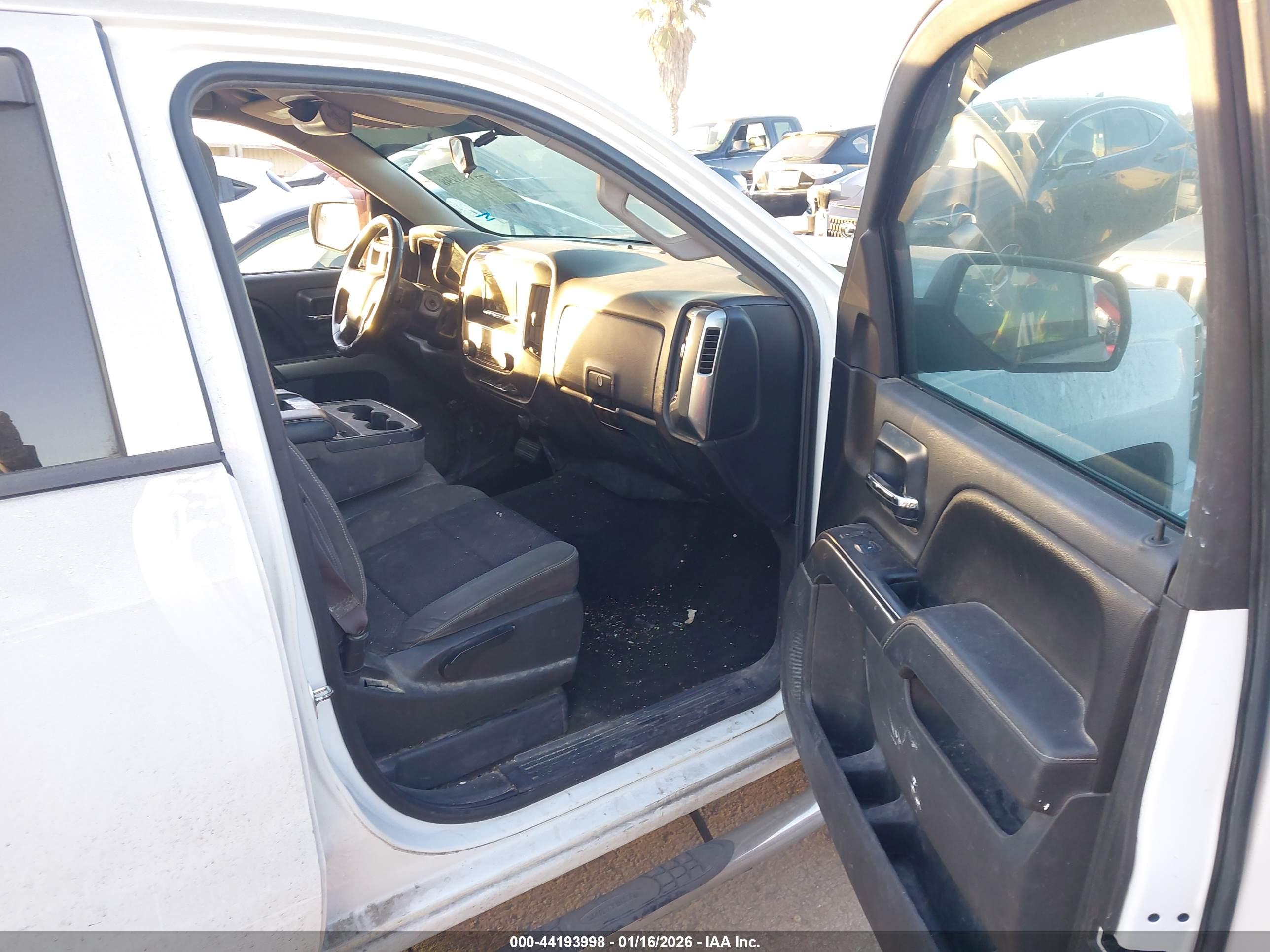 CHEVROLET SILVERADO image 5