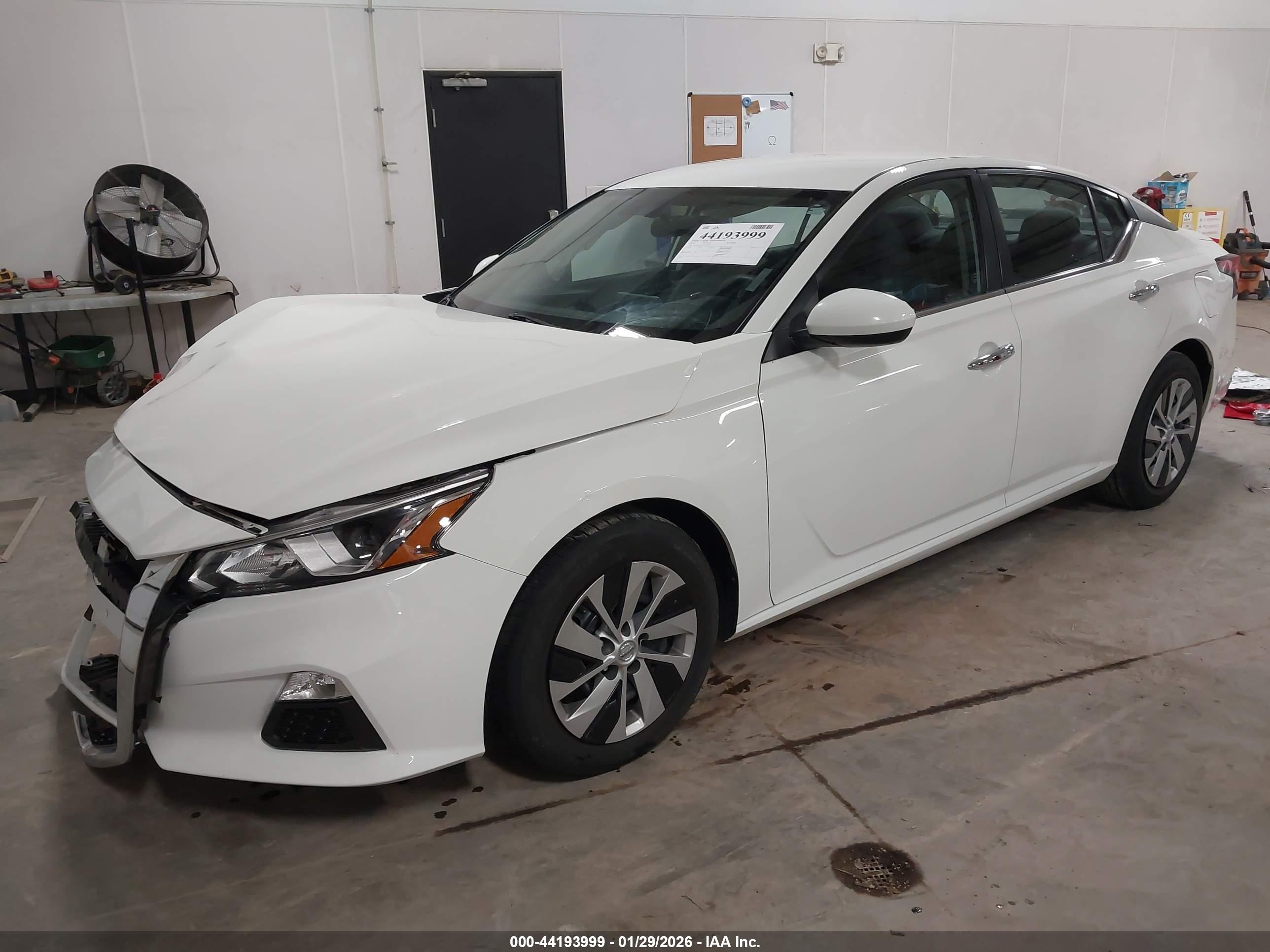 NISSAN ALTIMA image 2