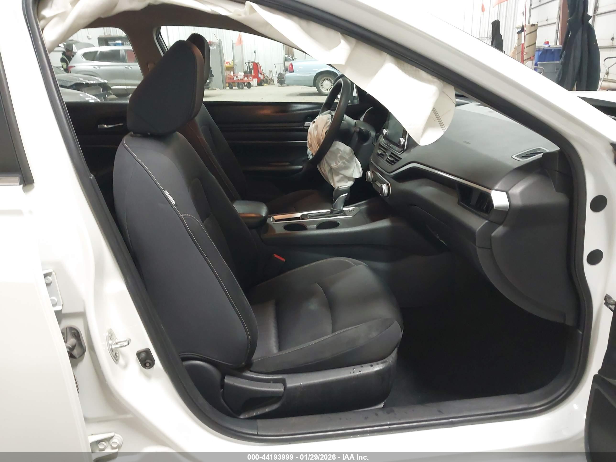NISSAN ALTIMA image 5