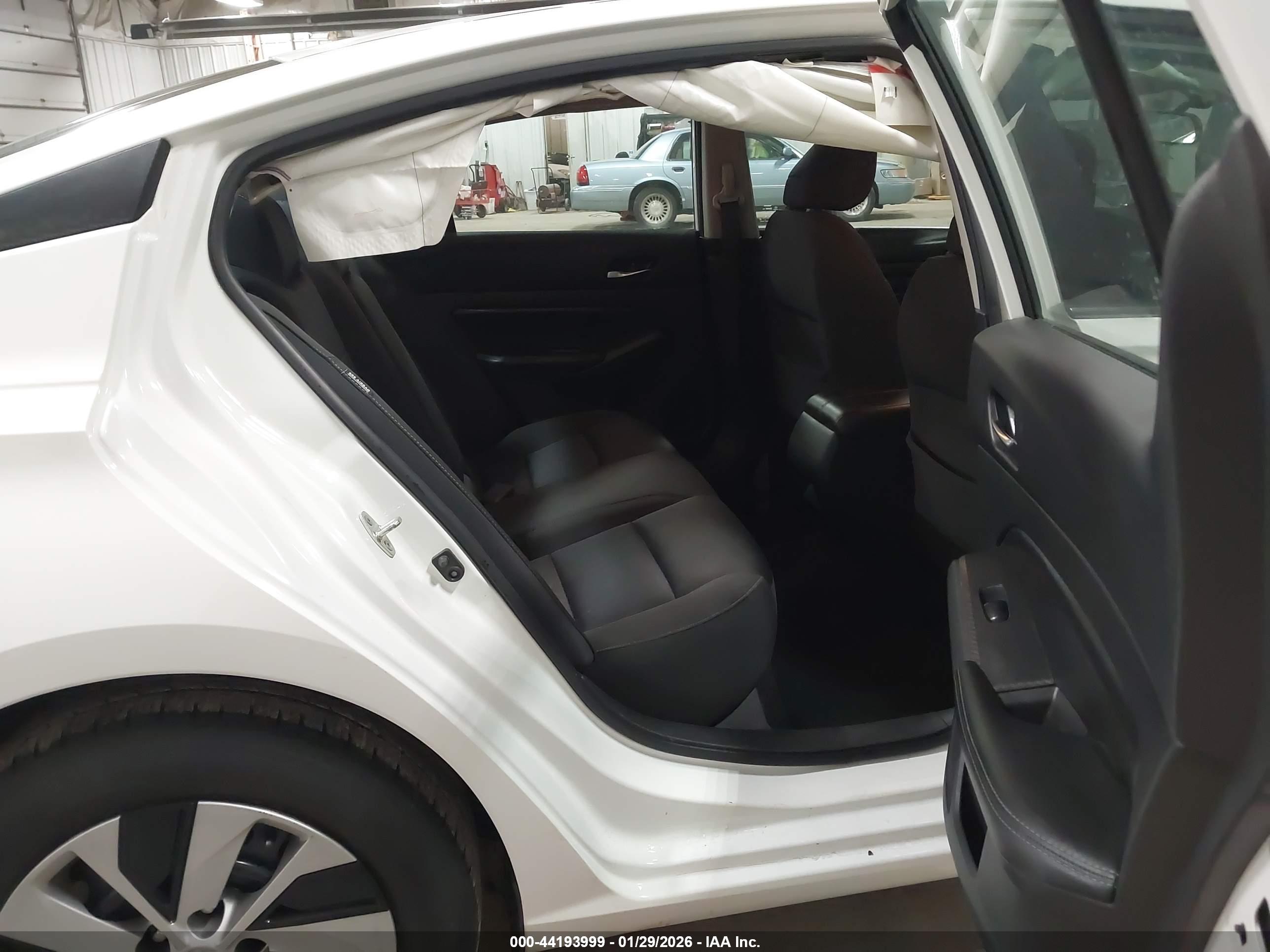 NISSAN ALTIMA image 8