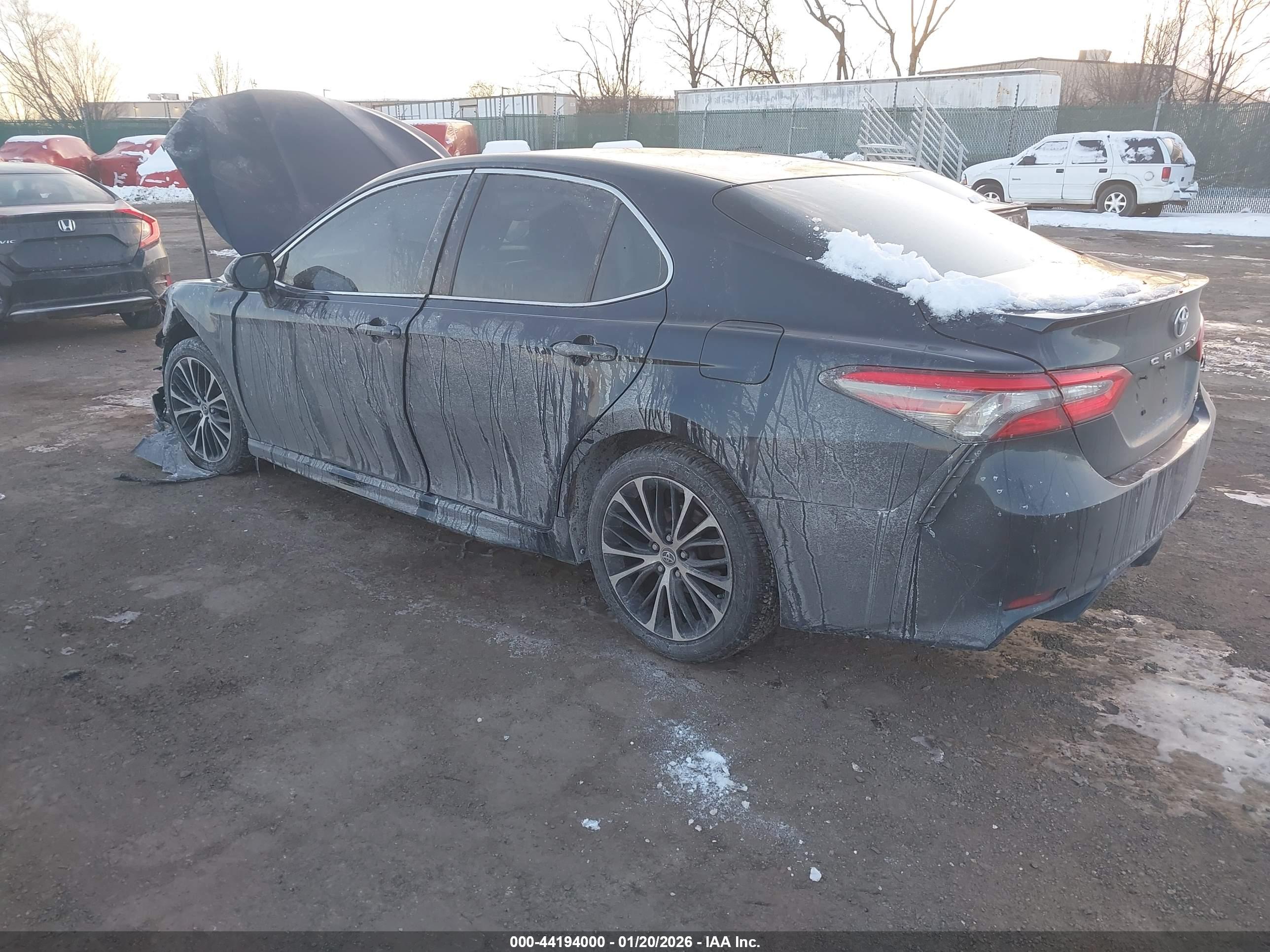 TOYOTA CAMRY image 3
